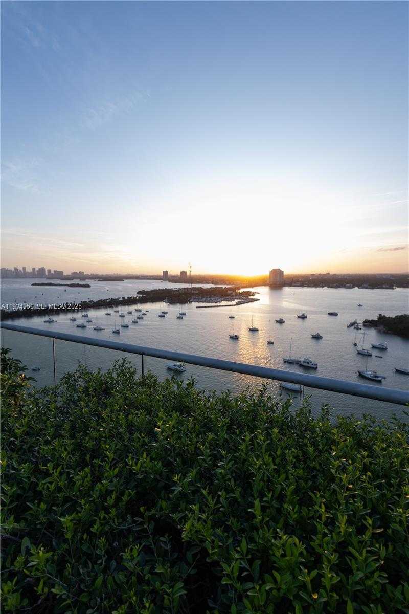 Small Image of 7934 WEST DR #1401, North Bay Village Number 25