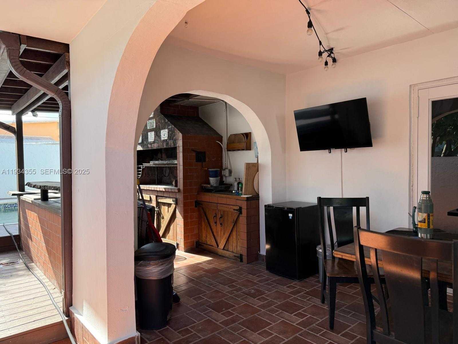 Small Image of 2430 SOUTH WEST 22ND TER, Miami Number 13