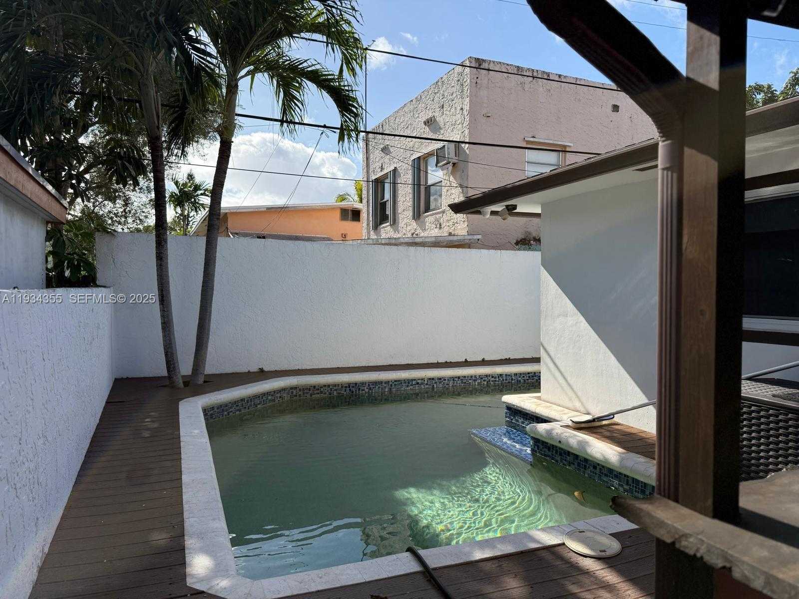 Small Image of 2430 SOUTH WEST 22ND TER, Miami Number 15