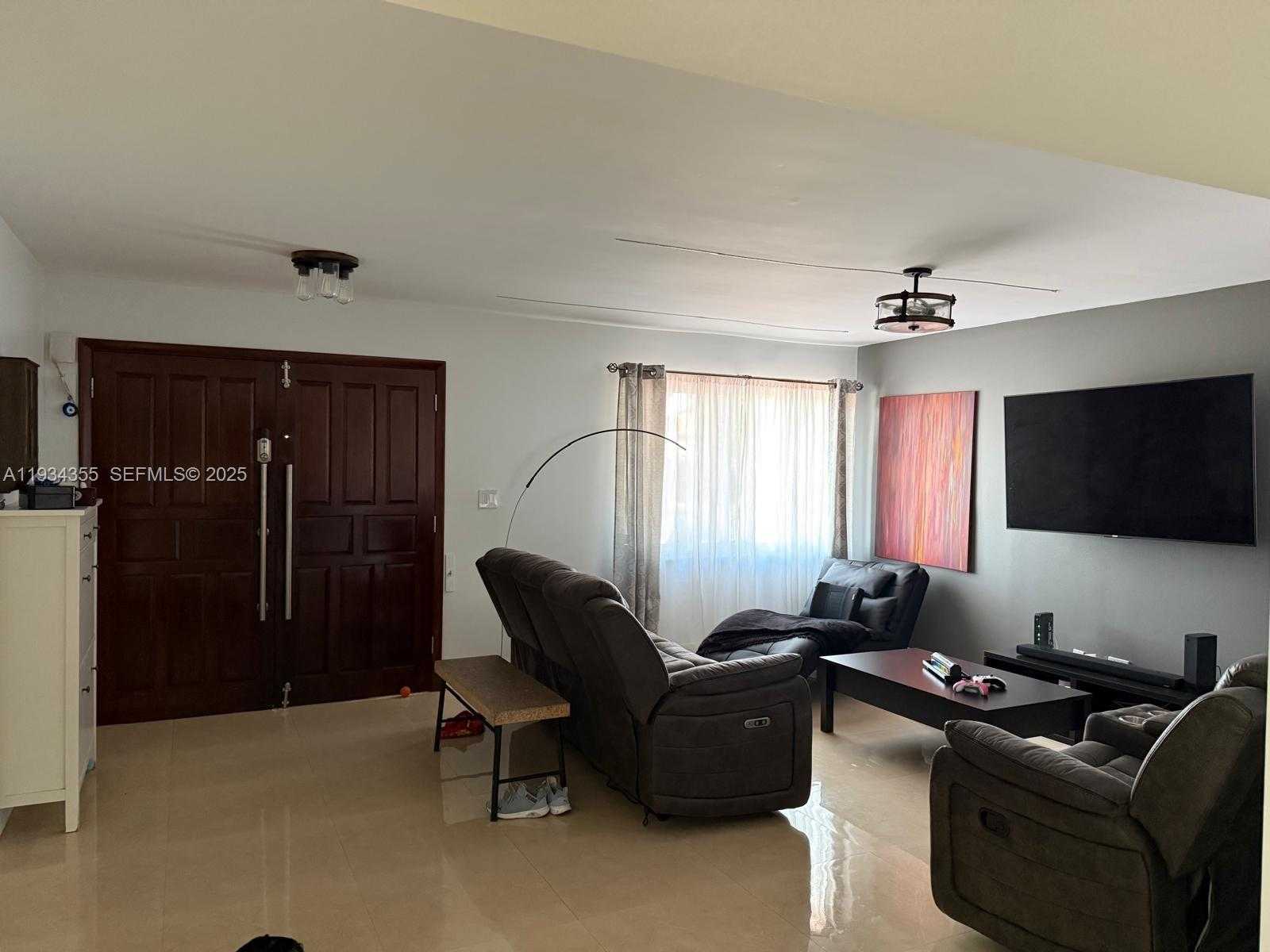 Small Image of 2430 SOUTH WEST 22ND TER, Miami Number 3