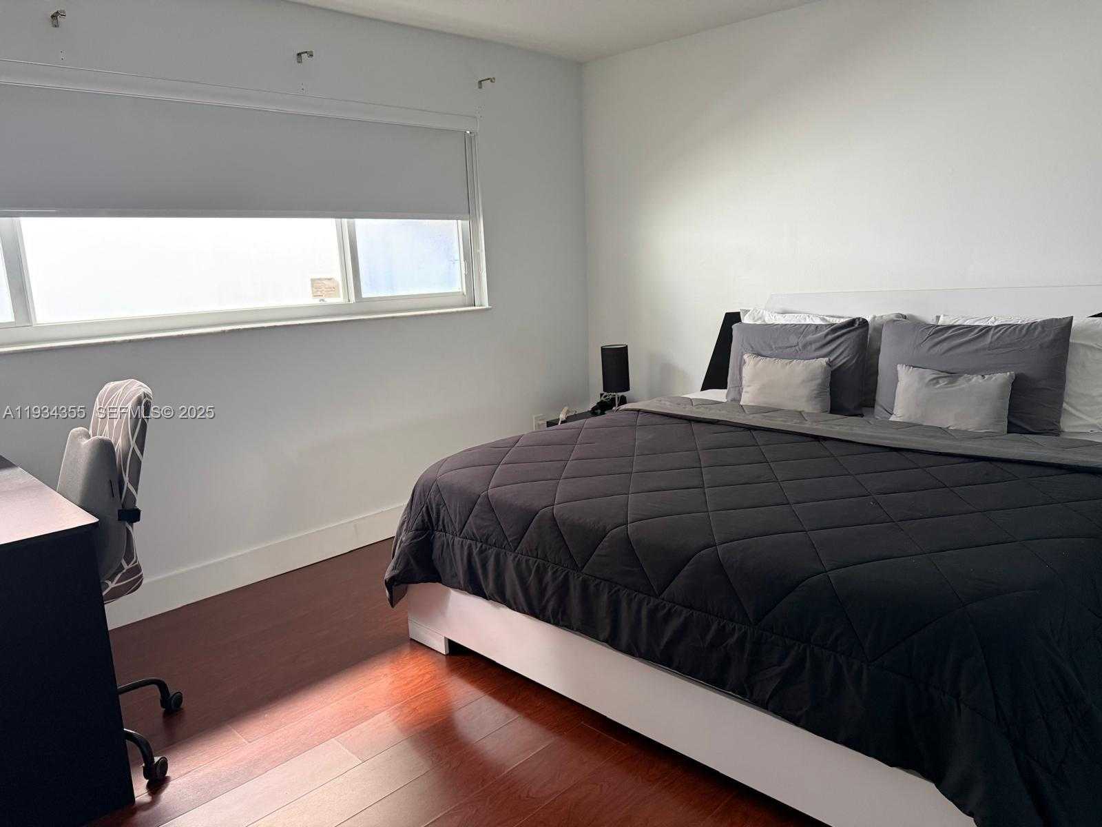 Small Image of 2430 SOUTH WEST 22ND TER, Miami Number 7