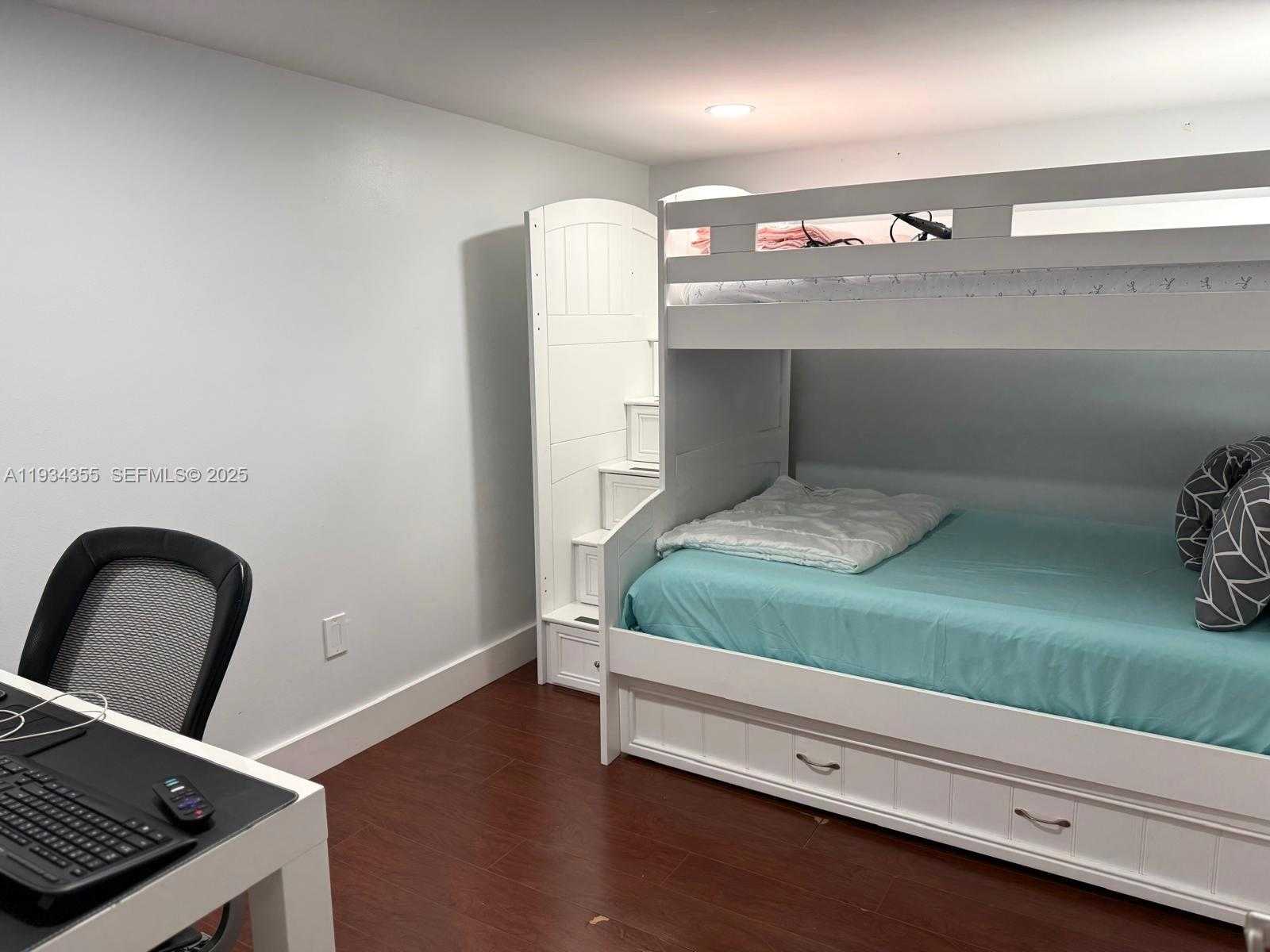 Small Image of 2430 SOUTH WEST 22ND TER, Miami Number 9