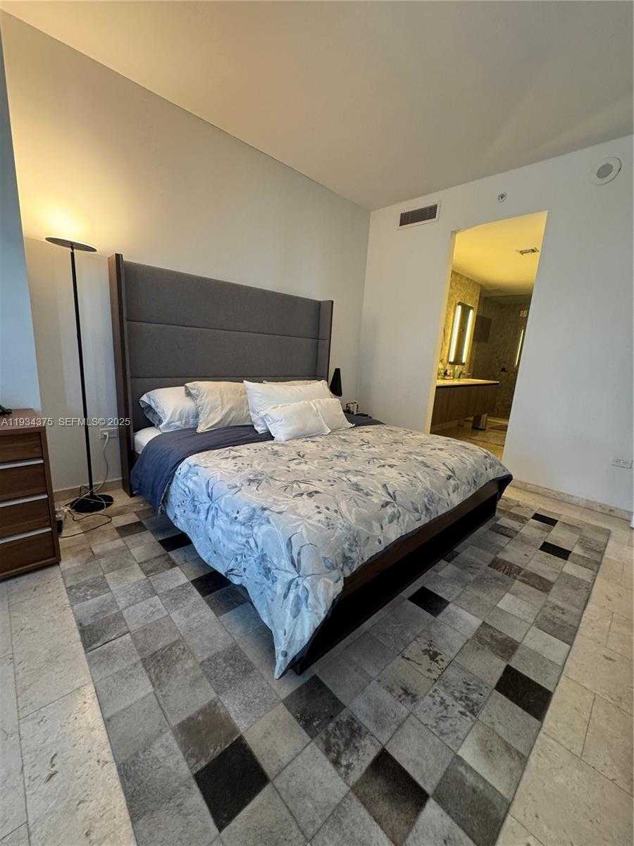 Small Image of 88 SOUTH WEST 7TH ST #805, Miami Number 3