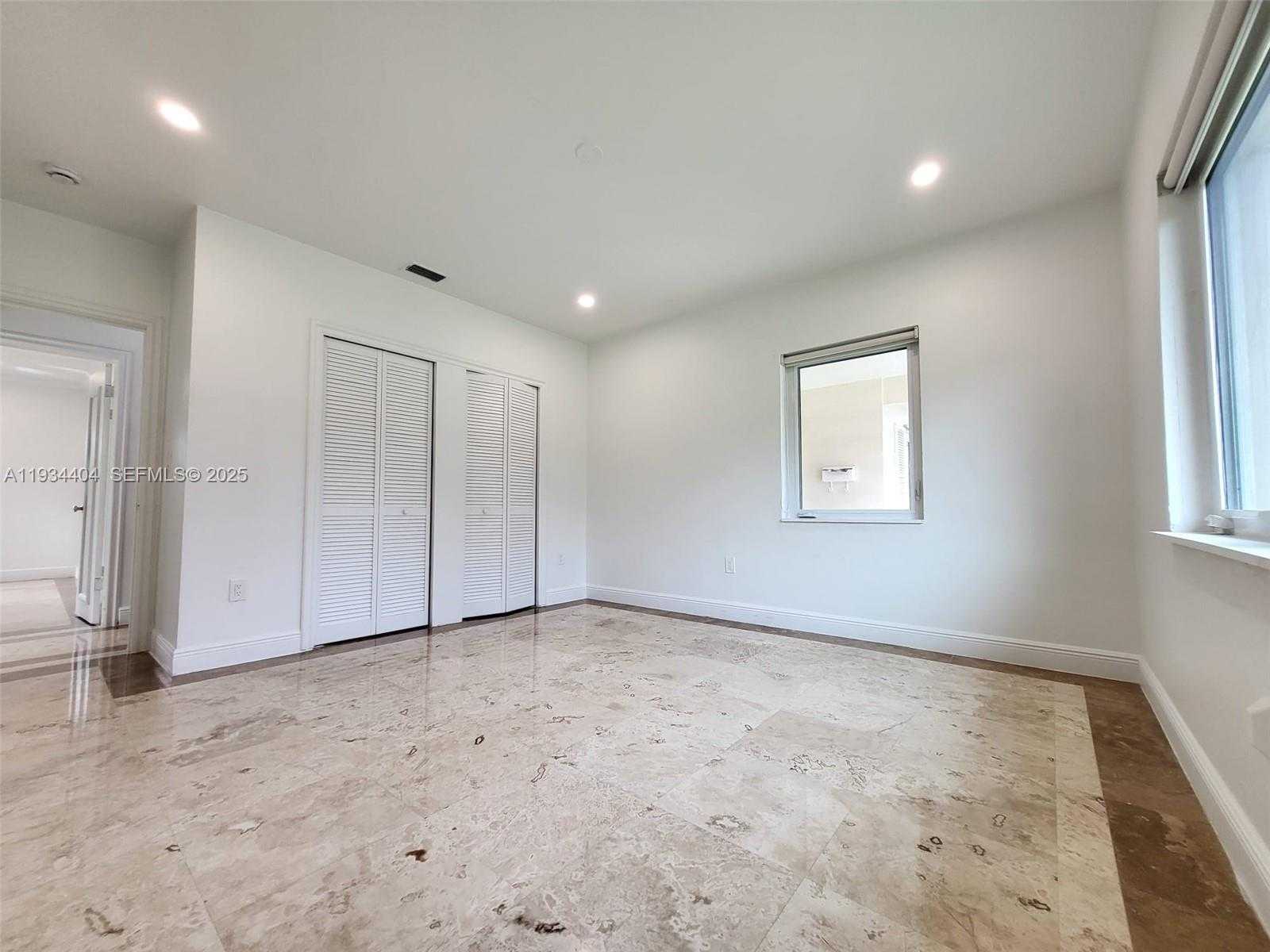 Small Image of 825 CREMONA AVE, Coral Gables Number 14