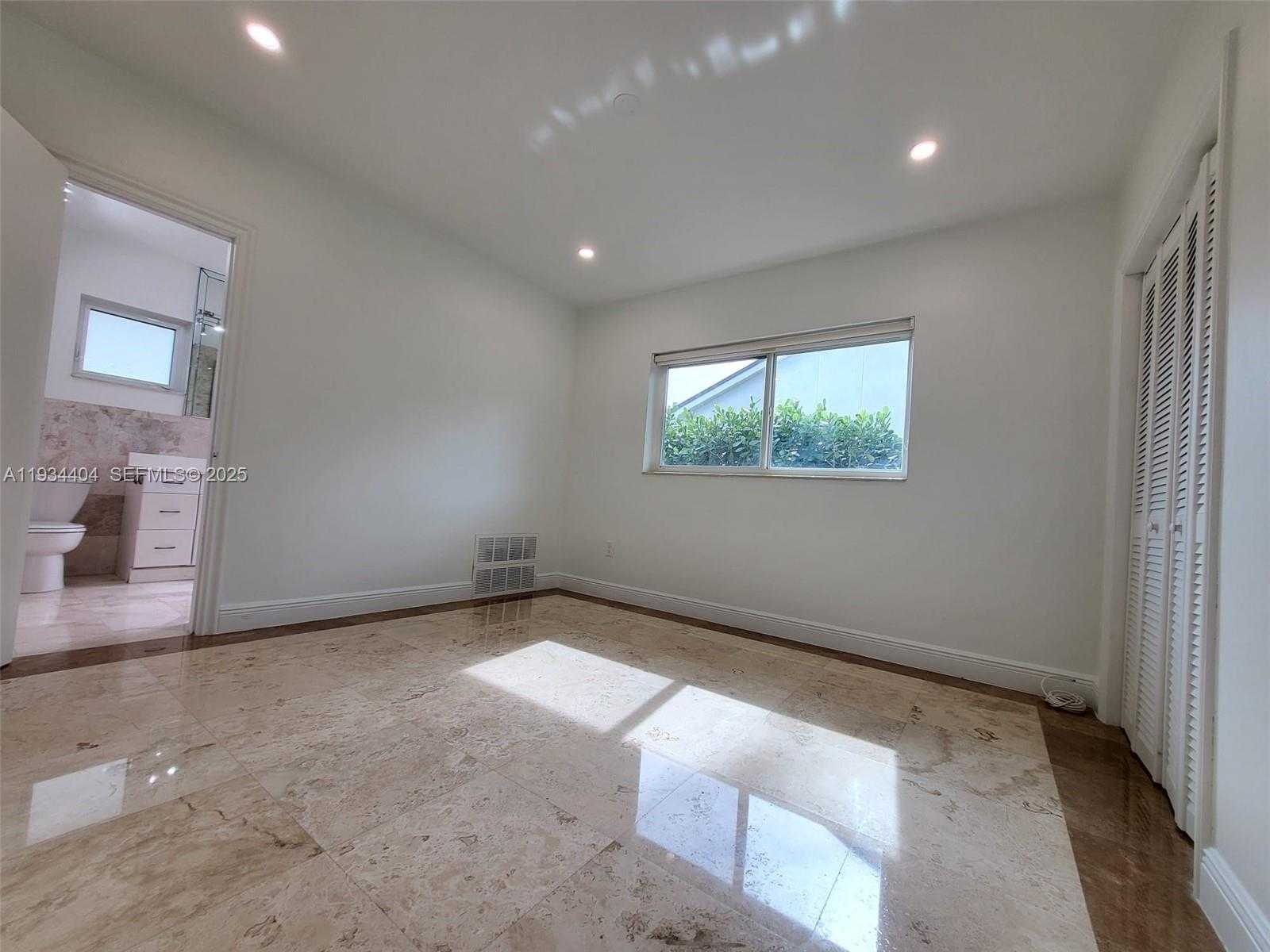 Small Image of 825 CREMONA AVE, Coral Gables Number 18