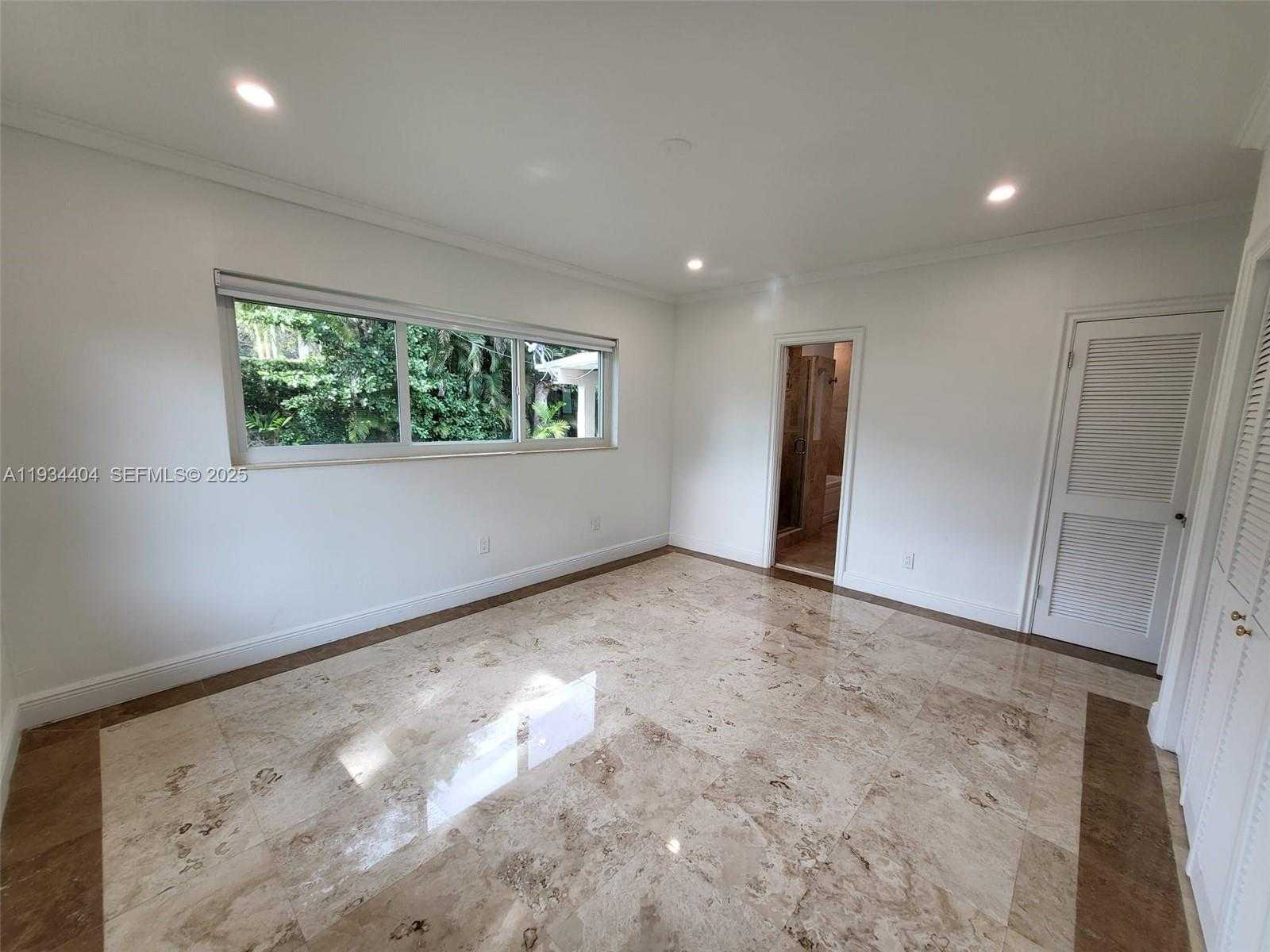 Small Image of 825 CREMONA AVE, Coral Gables Number 20