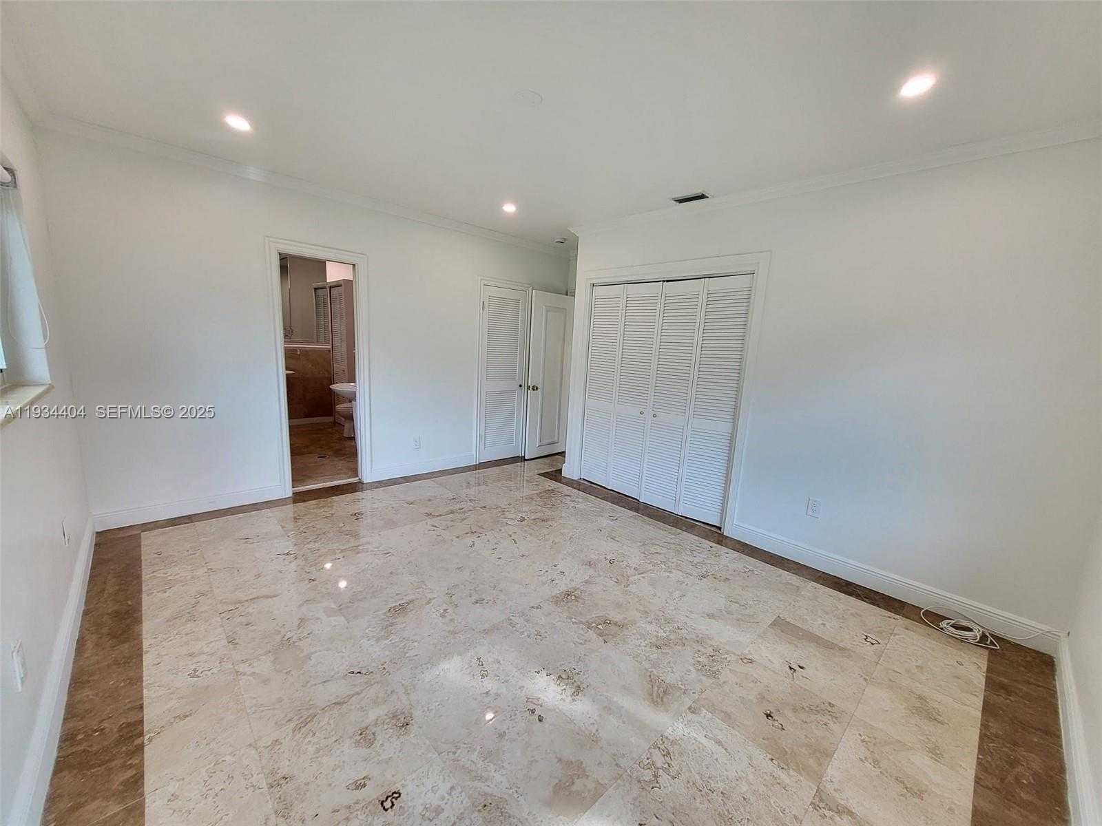 Small Image of 825 CREMONA AVE, Coral Gables Number 22