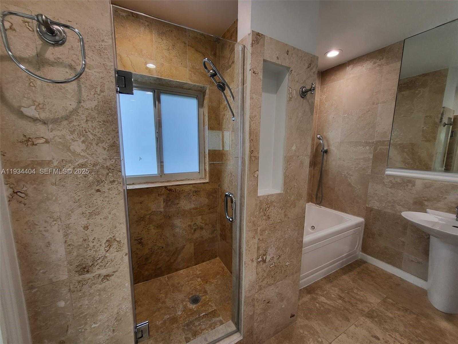 Small Image of 825 CREMONA AVE, Coral Gables Number 25