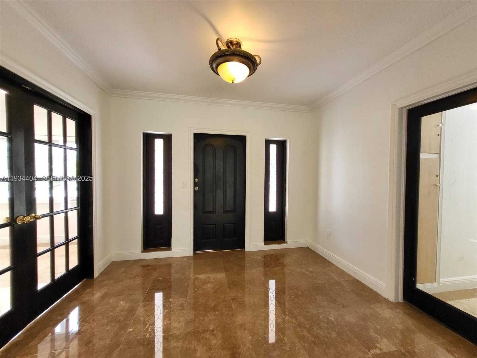 Small Image of 825 CREMONA AVE, Coral Gables Number 3