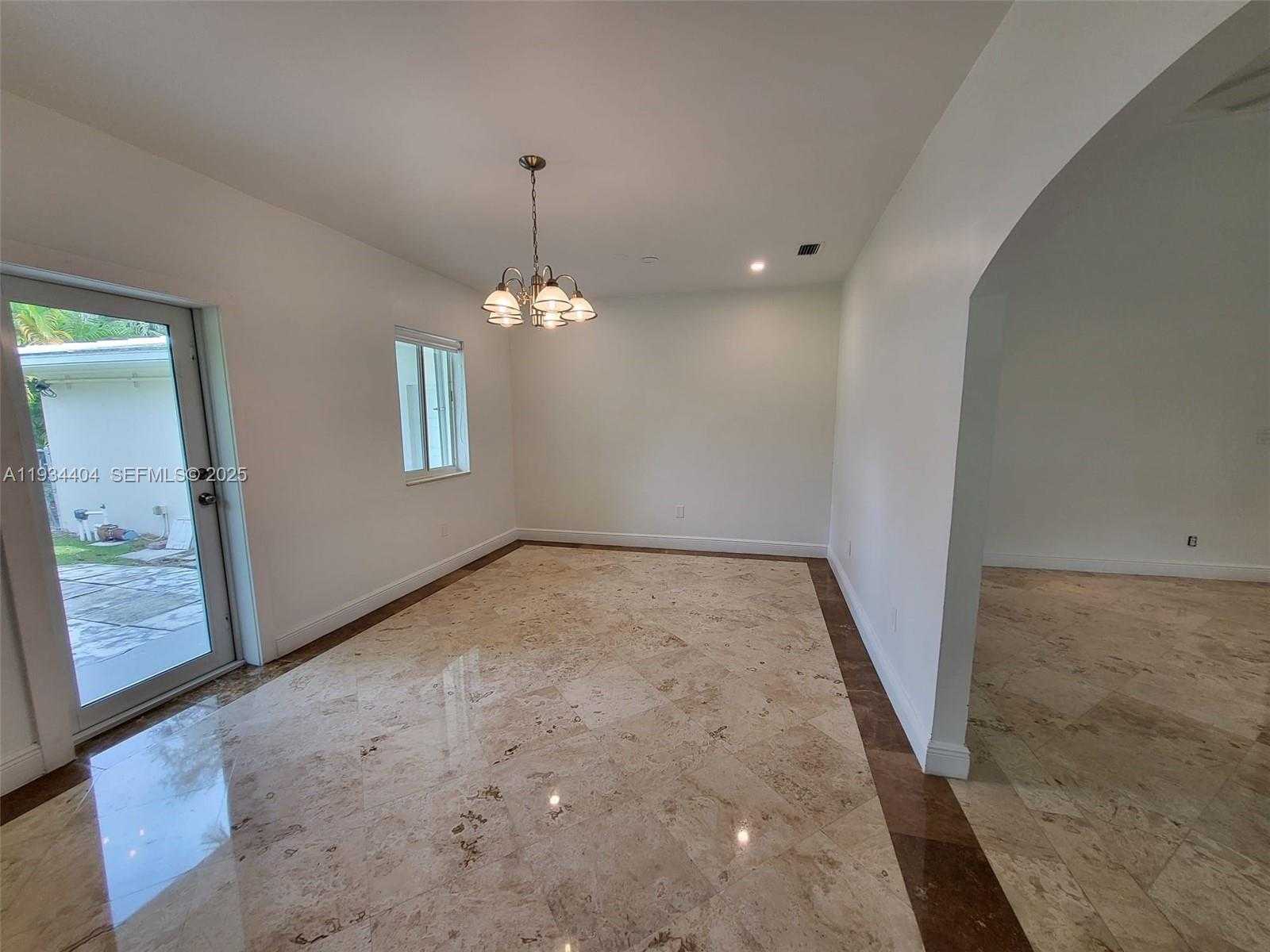 Small Image of 825 CREMONA AVE, Coral Gables Number 33