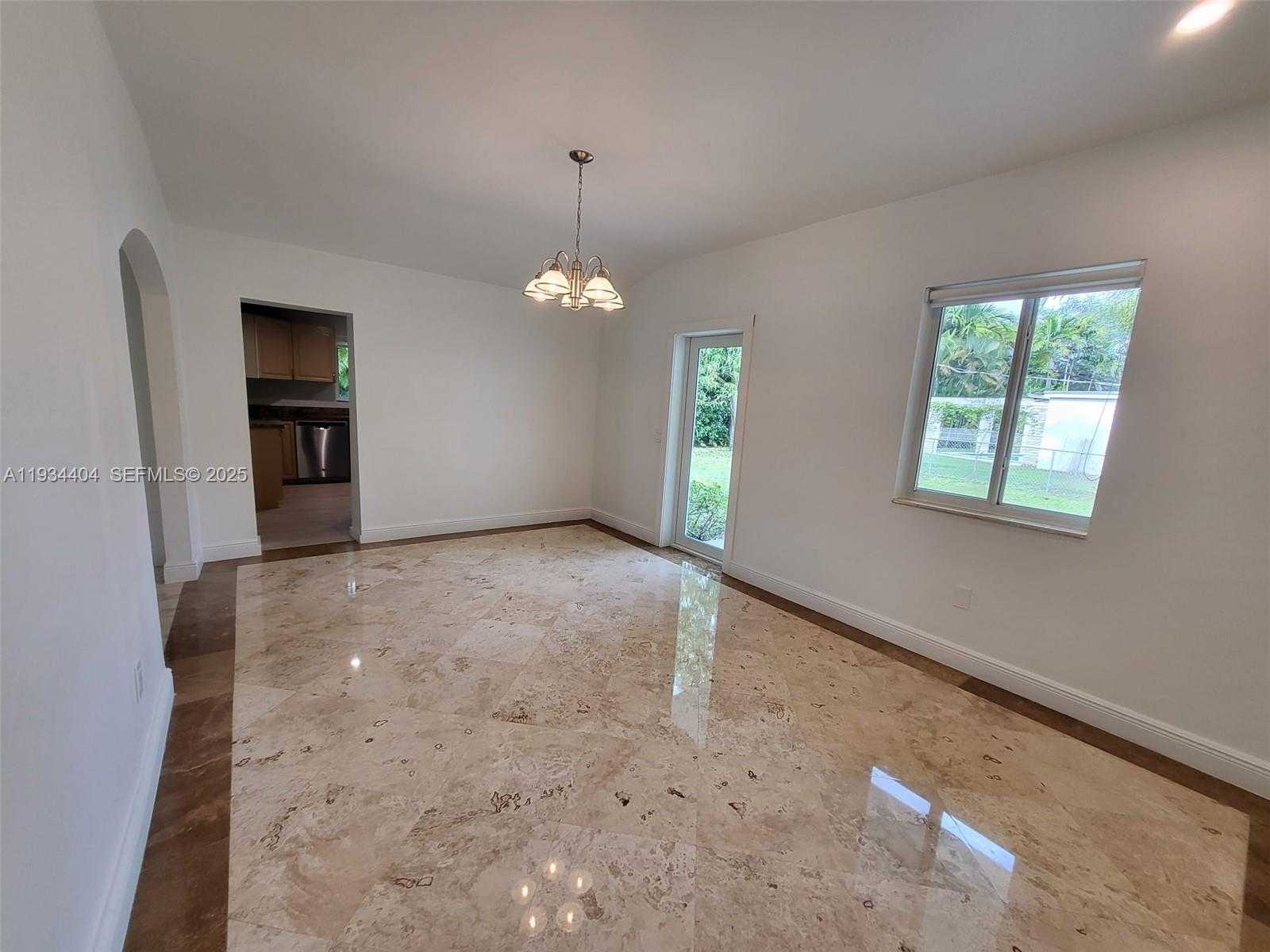 Small Image of 825 CREMONA AVE, Coral Gables Number 34