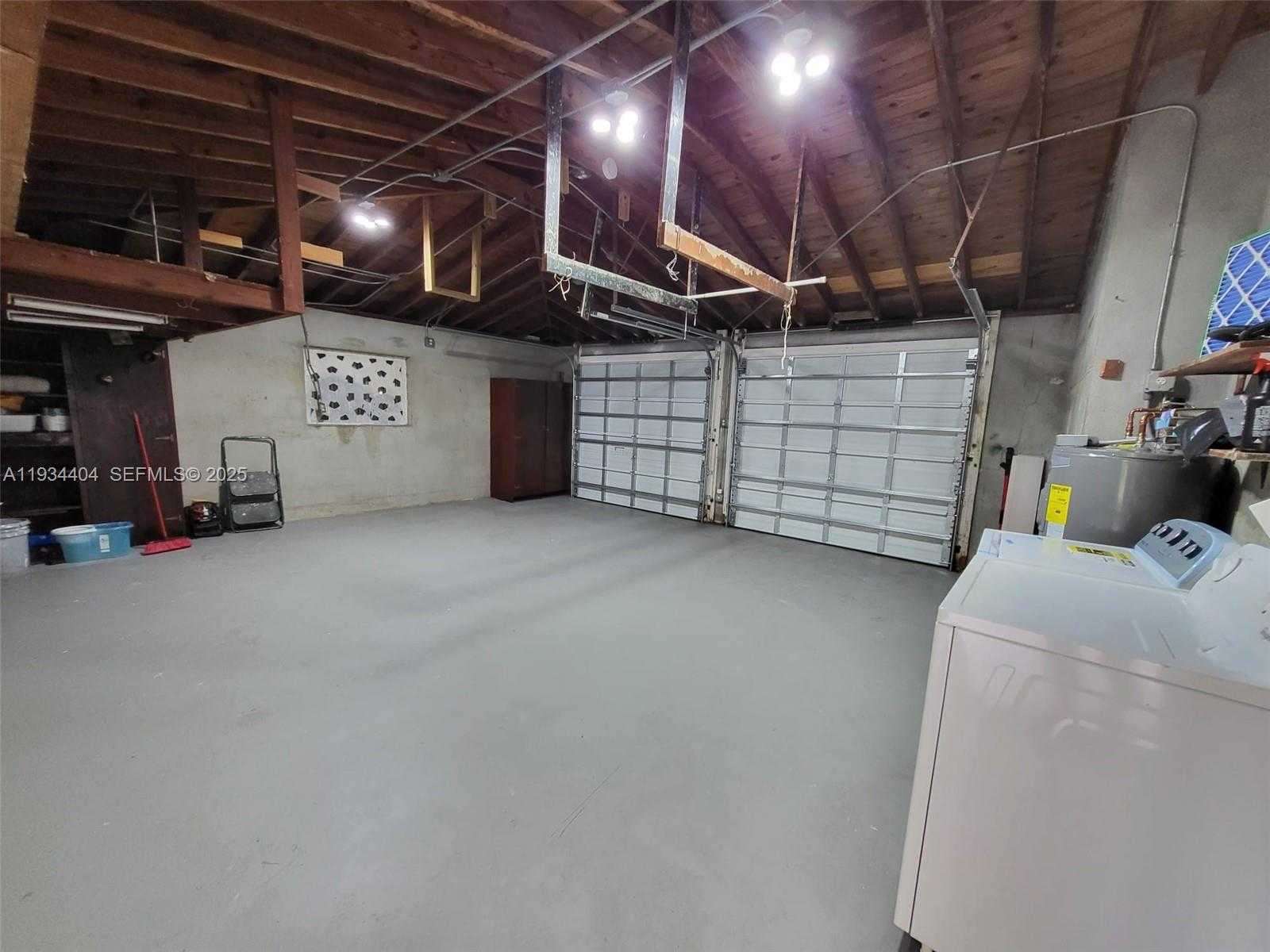 Small Image of 825 CREMONA AVE, Coral Gables Number 42