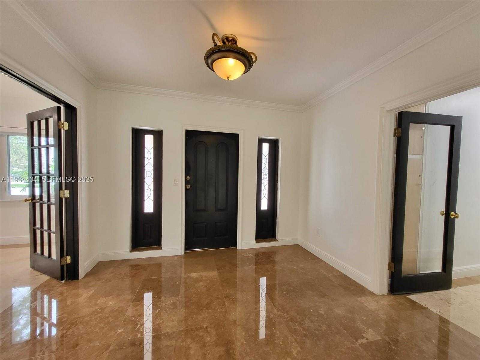 Small Image of 825 CREMONA AVE, Coral Gables Number 5