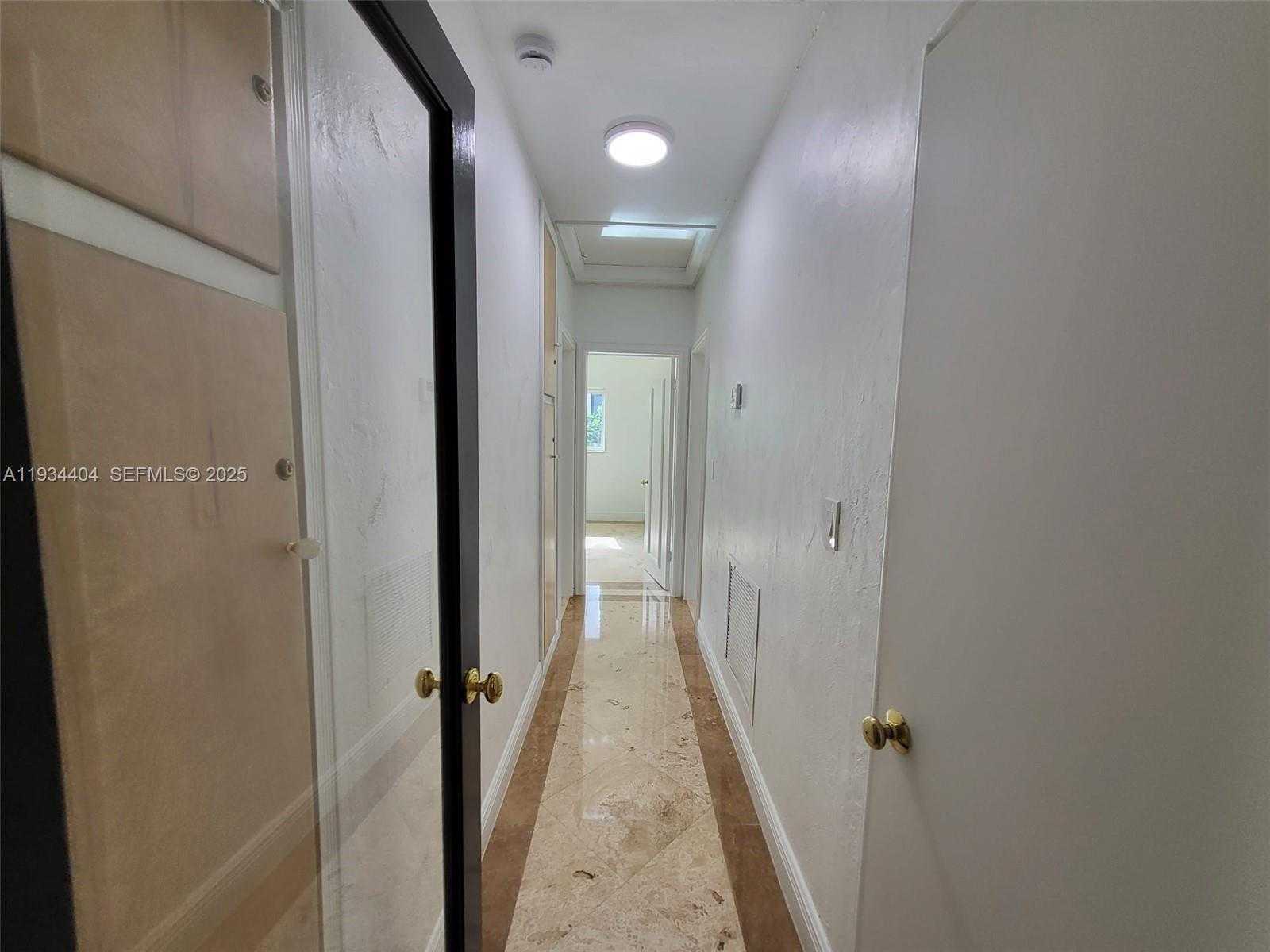 Small Image of 825 CREMONA AVE, Coral Gables Number 9