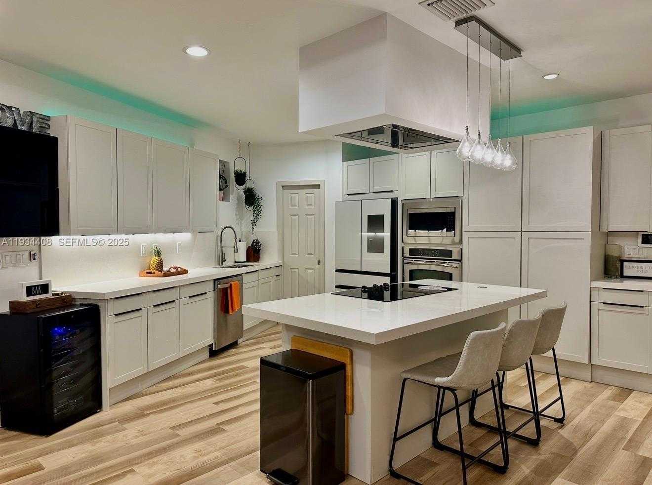 Small Image of 407 SOUTH WEST 5TH ST, Fort Lauderdale Number 3