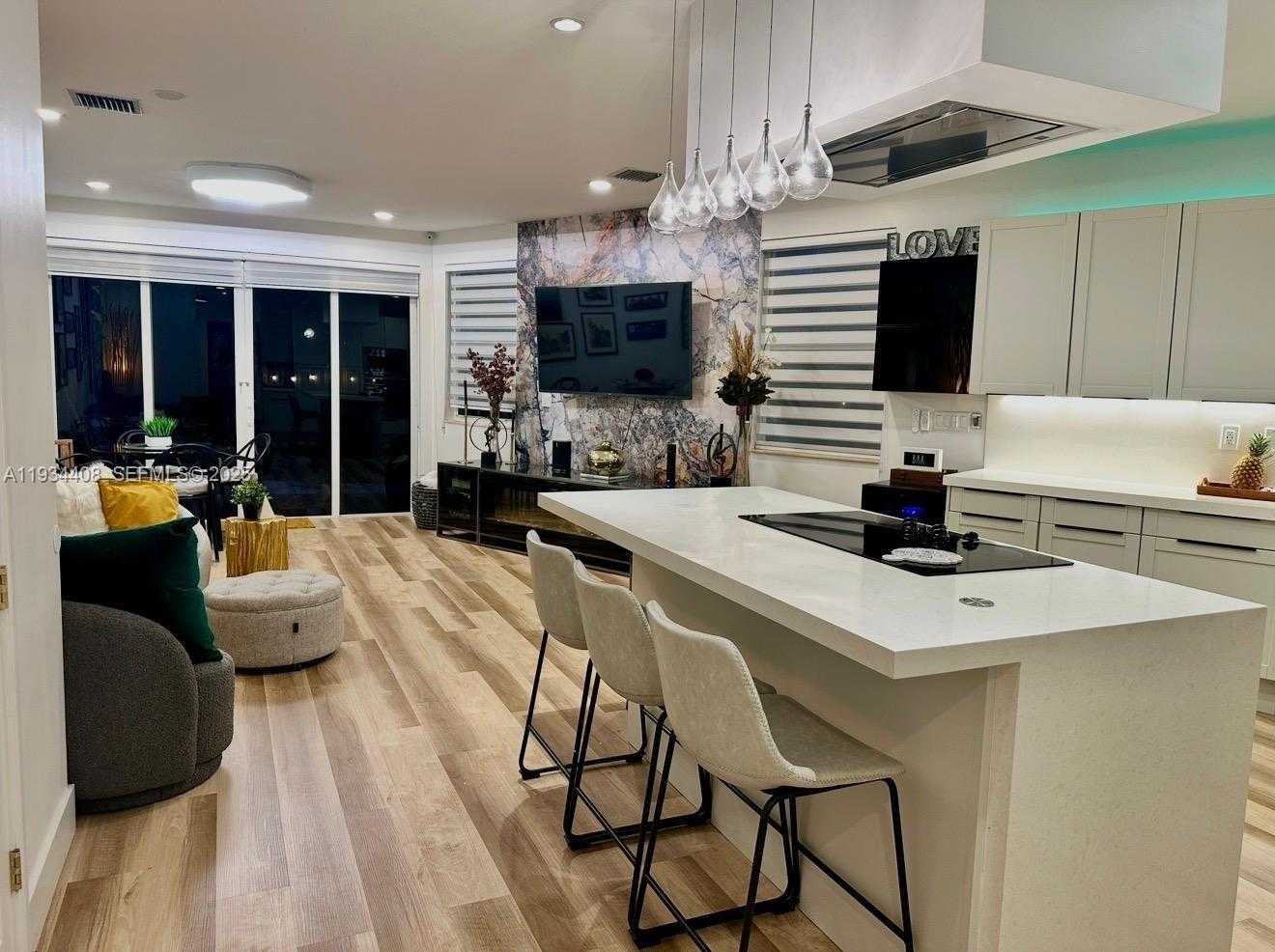 Small Image of 407 SOUTH WEST 5TH ST, Fort Lauderdale Number 4