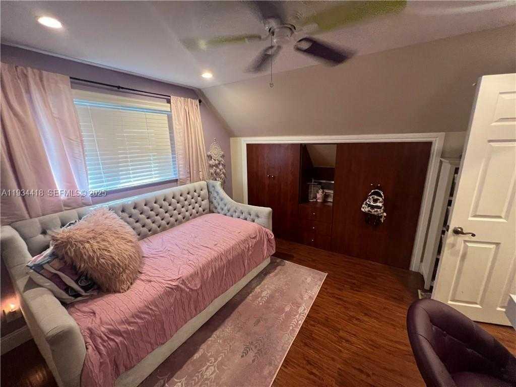 Imagen de Pequeño Objeto