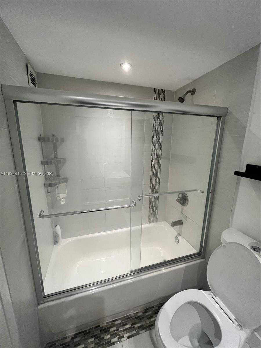 Small Image of 200 SOUTH EAST 15TH RD #11I, Miami Number 10