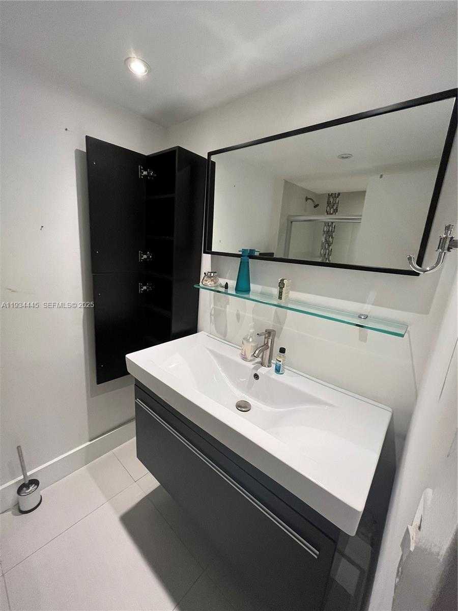 Small Image of 200 SOUTH EAST 15TH RD #11I, Miami Number 9