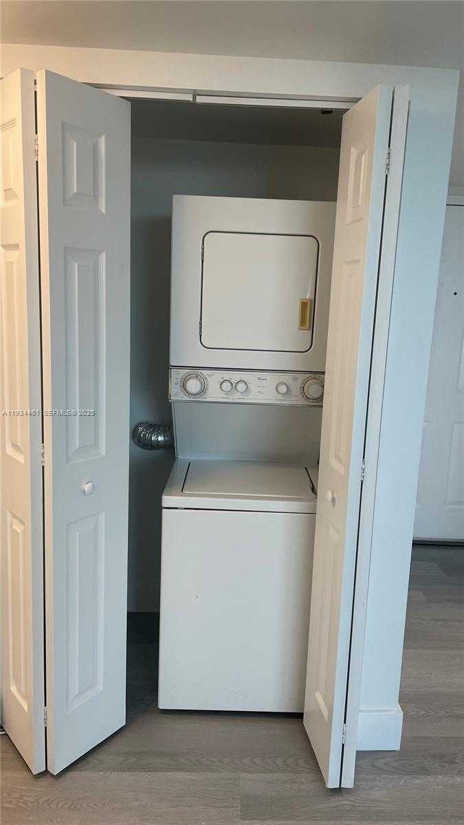 Small Image of 3000 CORAL WAY #1509, Miami Number 5