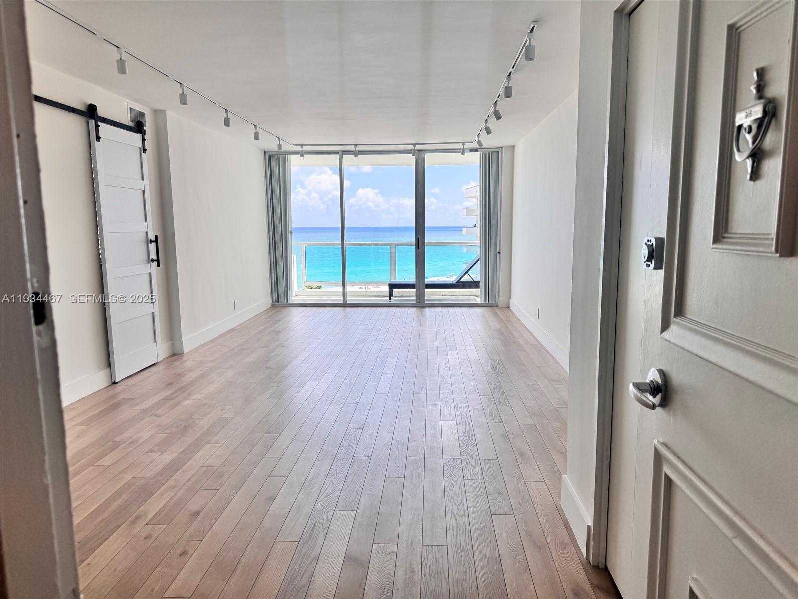 Small Image of 5161 COLLINS AVE #916, Miami Beach Number 3