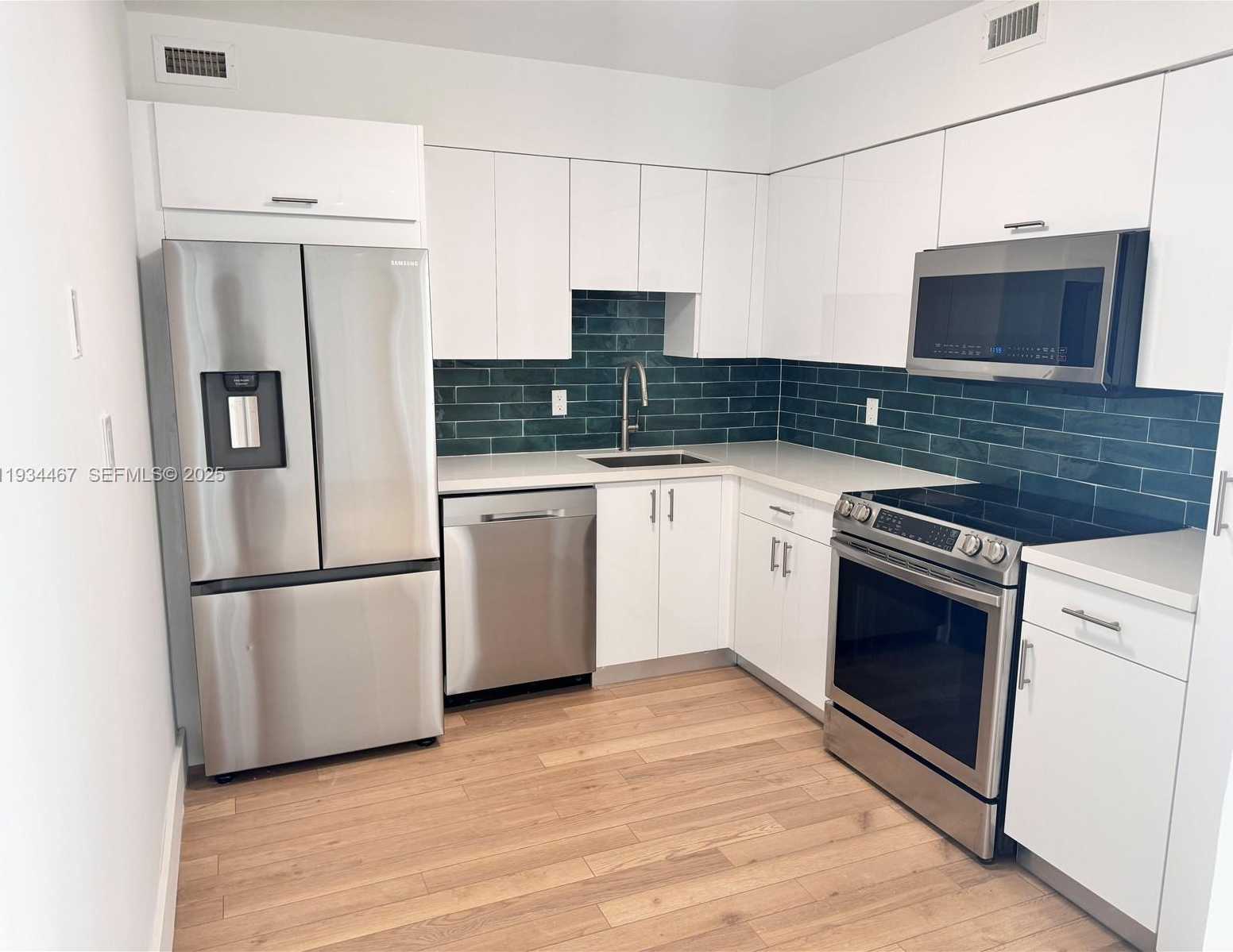 Small Image of 5161 COLLINS AVE #916, Miami Beach Number 5