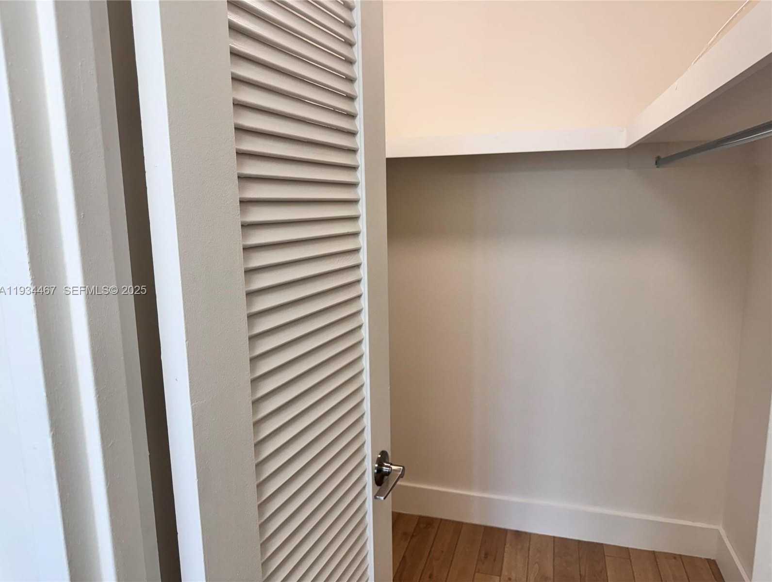 Small Image of 5161 COLLINS AVE #916, Miami Beach Number 8