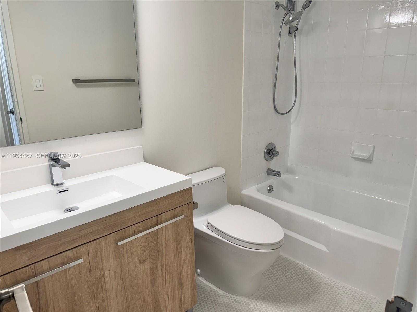 Small Image of 5161 COLLINS AVE #916, Miami Beach Number 9