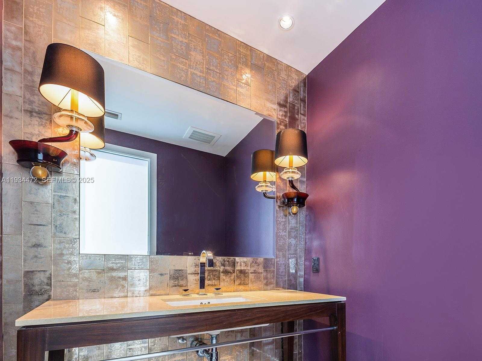 Small Image of 800 SOUTH POINTE DR #2103, Miami Beach Number 11