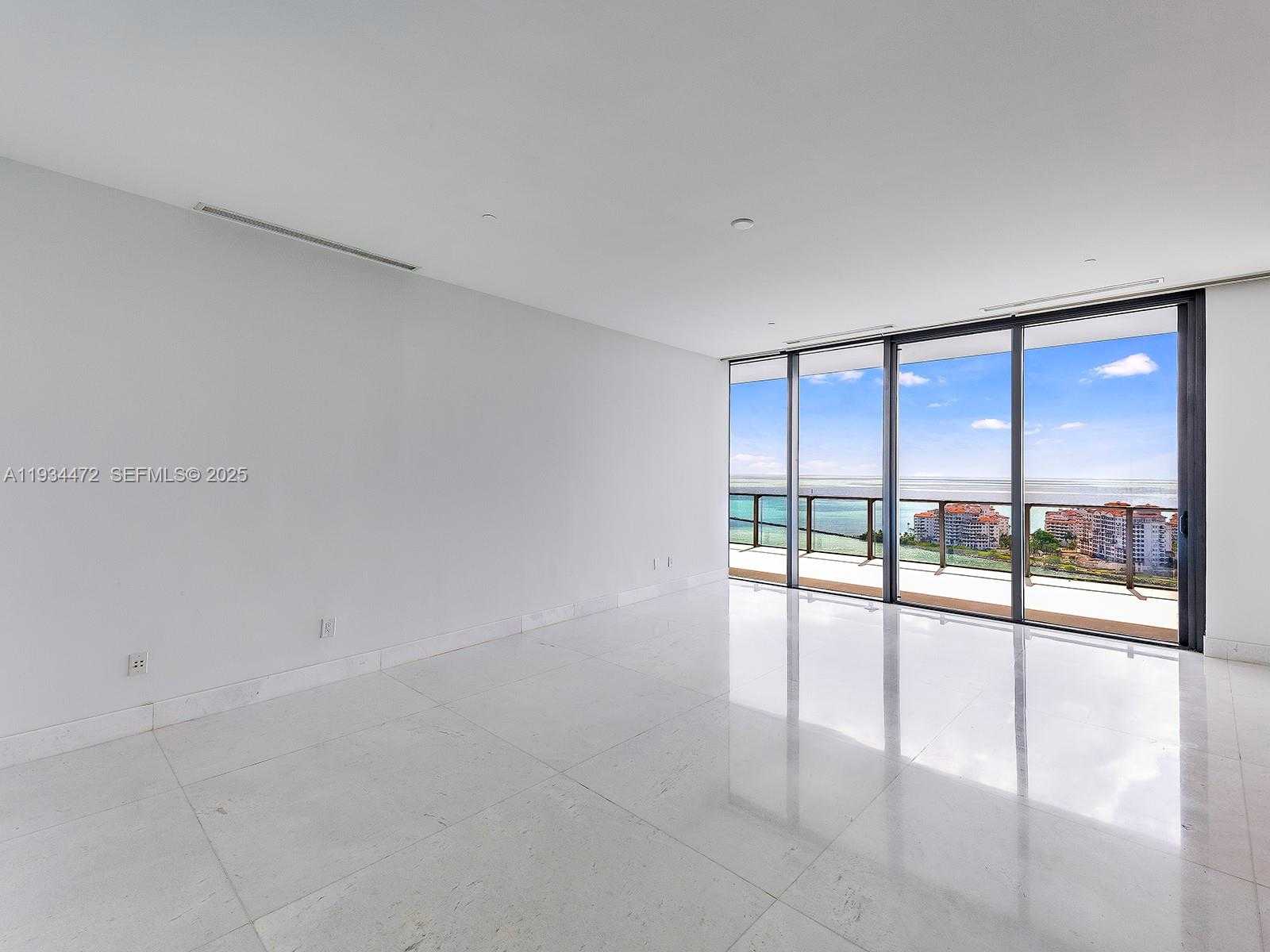 Small Image of 800 SOUTH POINTE DR #2103, Miami Beach Number 12
