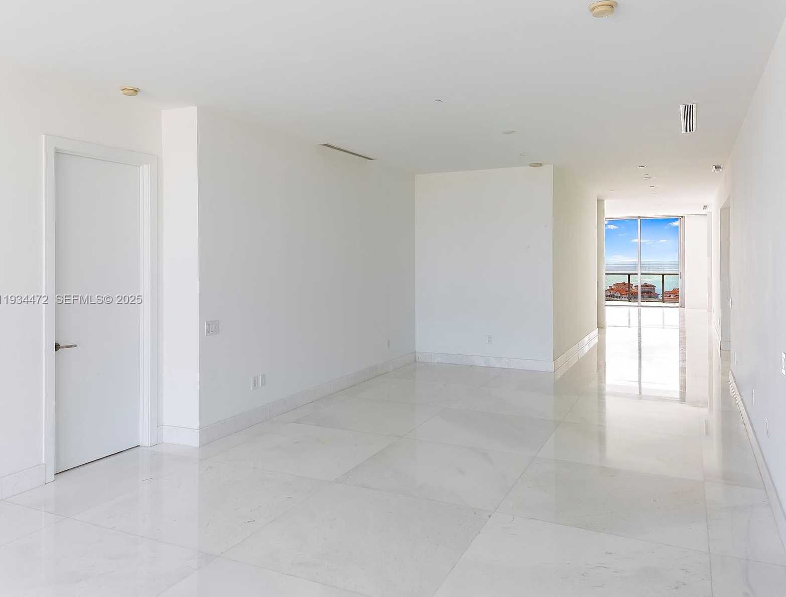 Small Image of 800 SOUTH POINTE DR #2103, Miami Beach Number 14