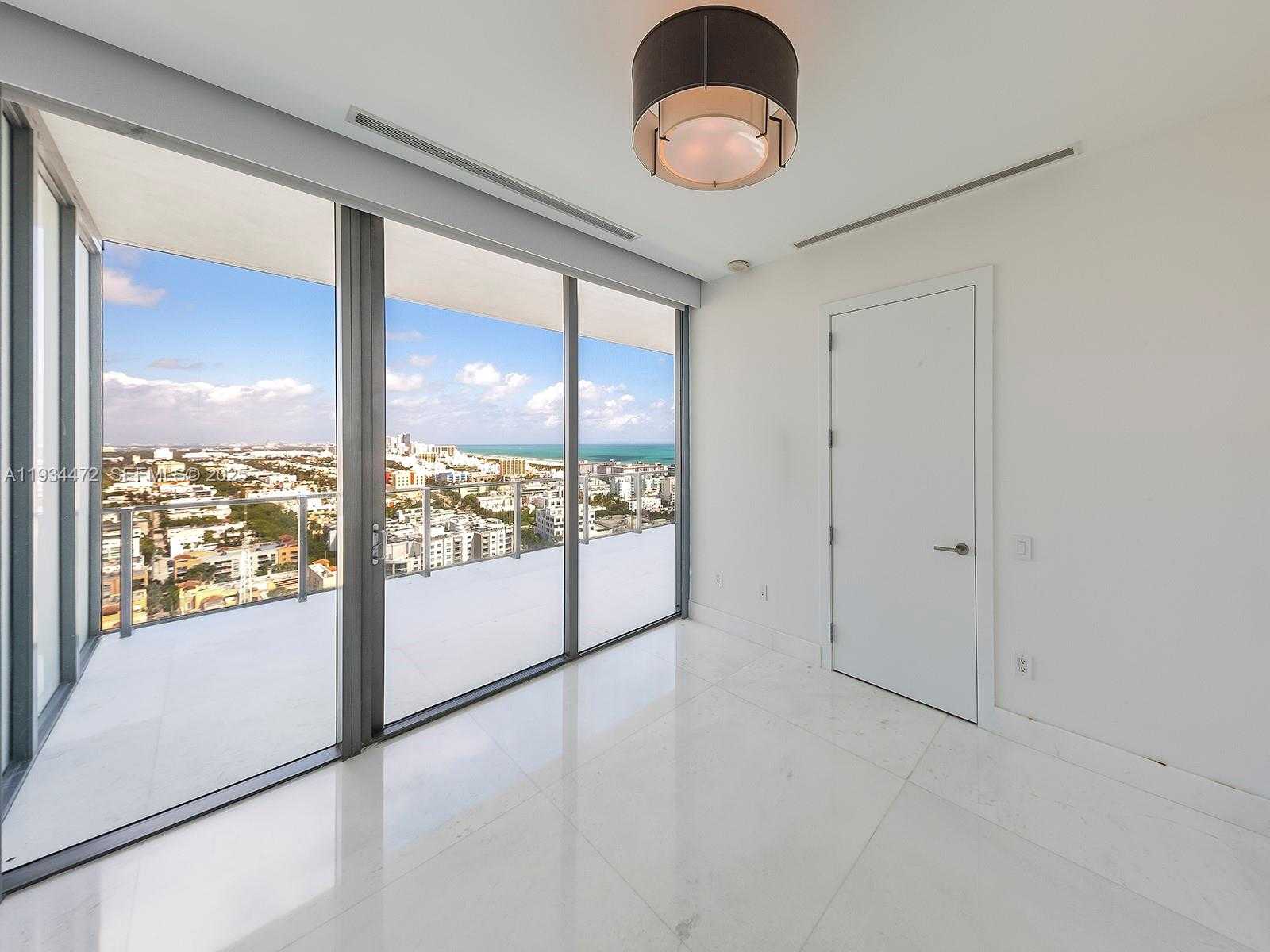 Small Image of 800 SOUTH POINTE DR #2103, Miami Beach Number 25