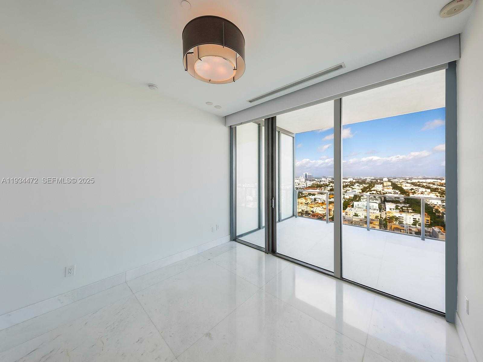 Small Image of 800 SOUTH POINTE DR #2103, Miami Beach Number 27