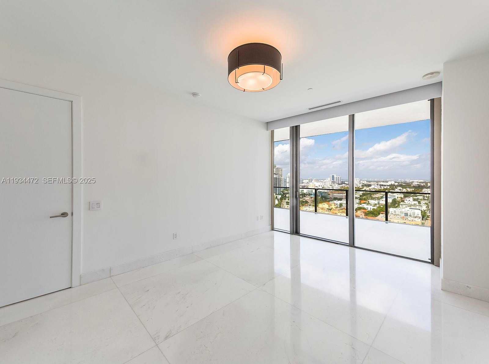 Small Image of 800 SOUTH POINTE DR #2103, Miami Beach Number 30