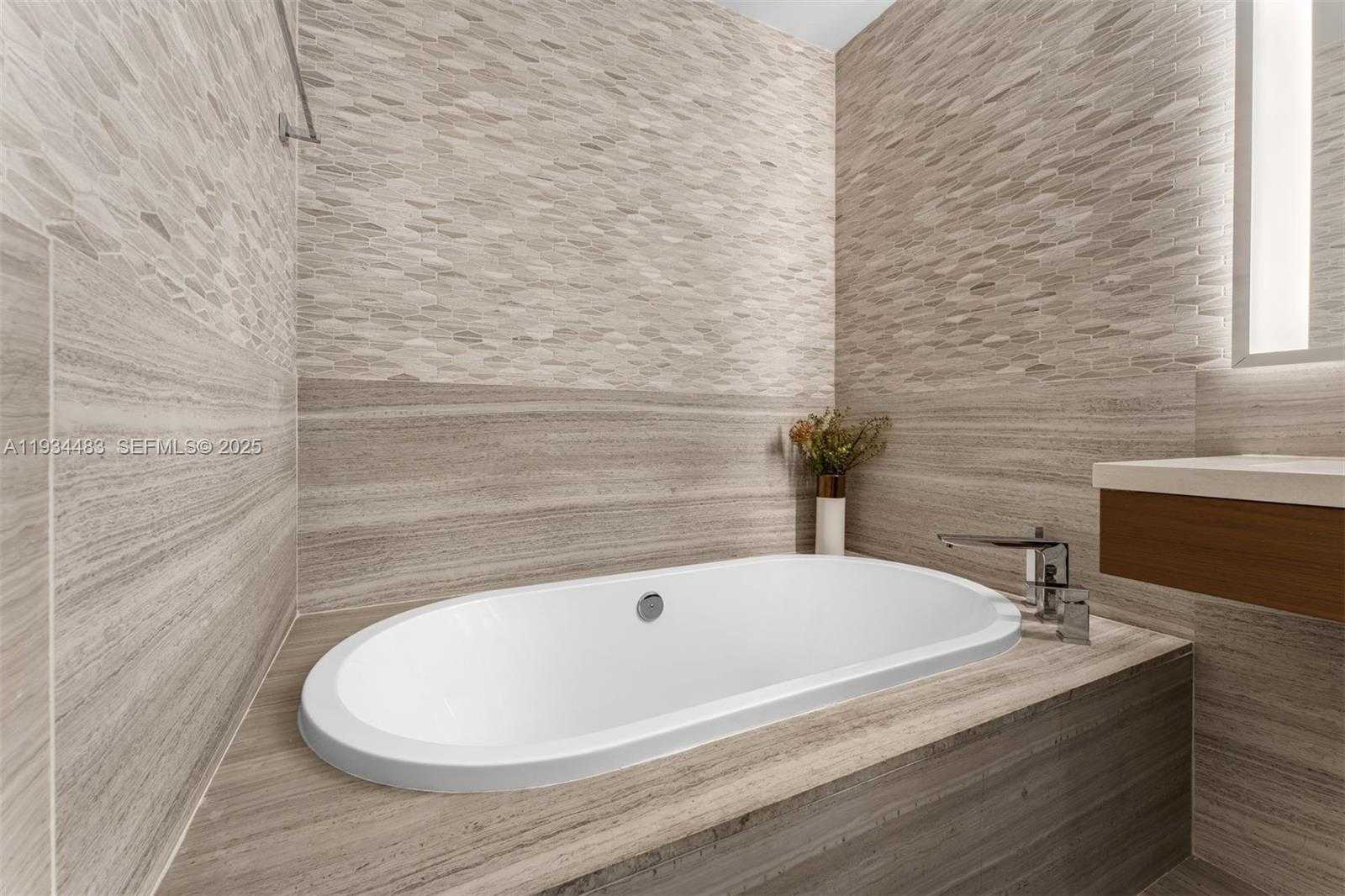 Small Image of 1 COLLINS AVE #308, Miami Beach Number 15