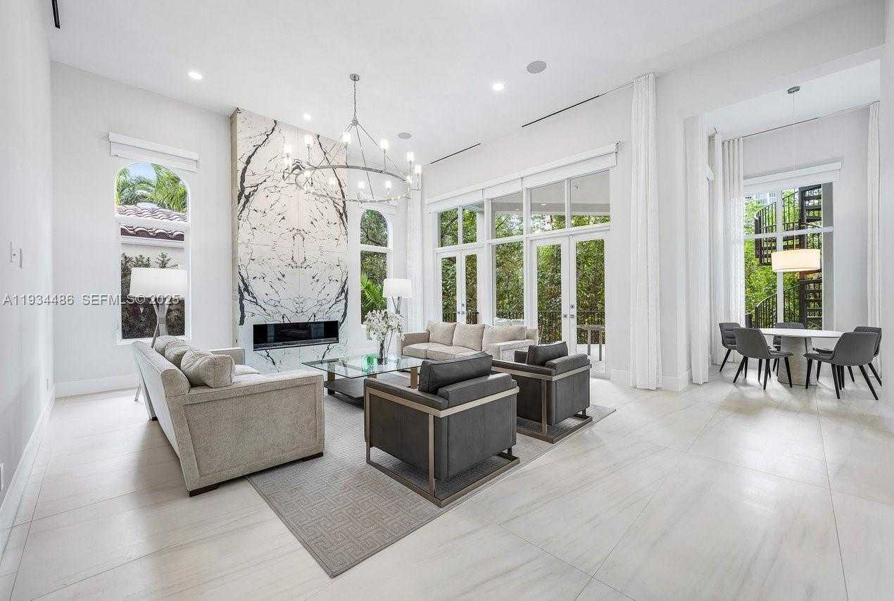 Small Image of 3912 ISLAND ESTATES DR, Aventura Number 10