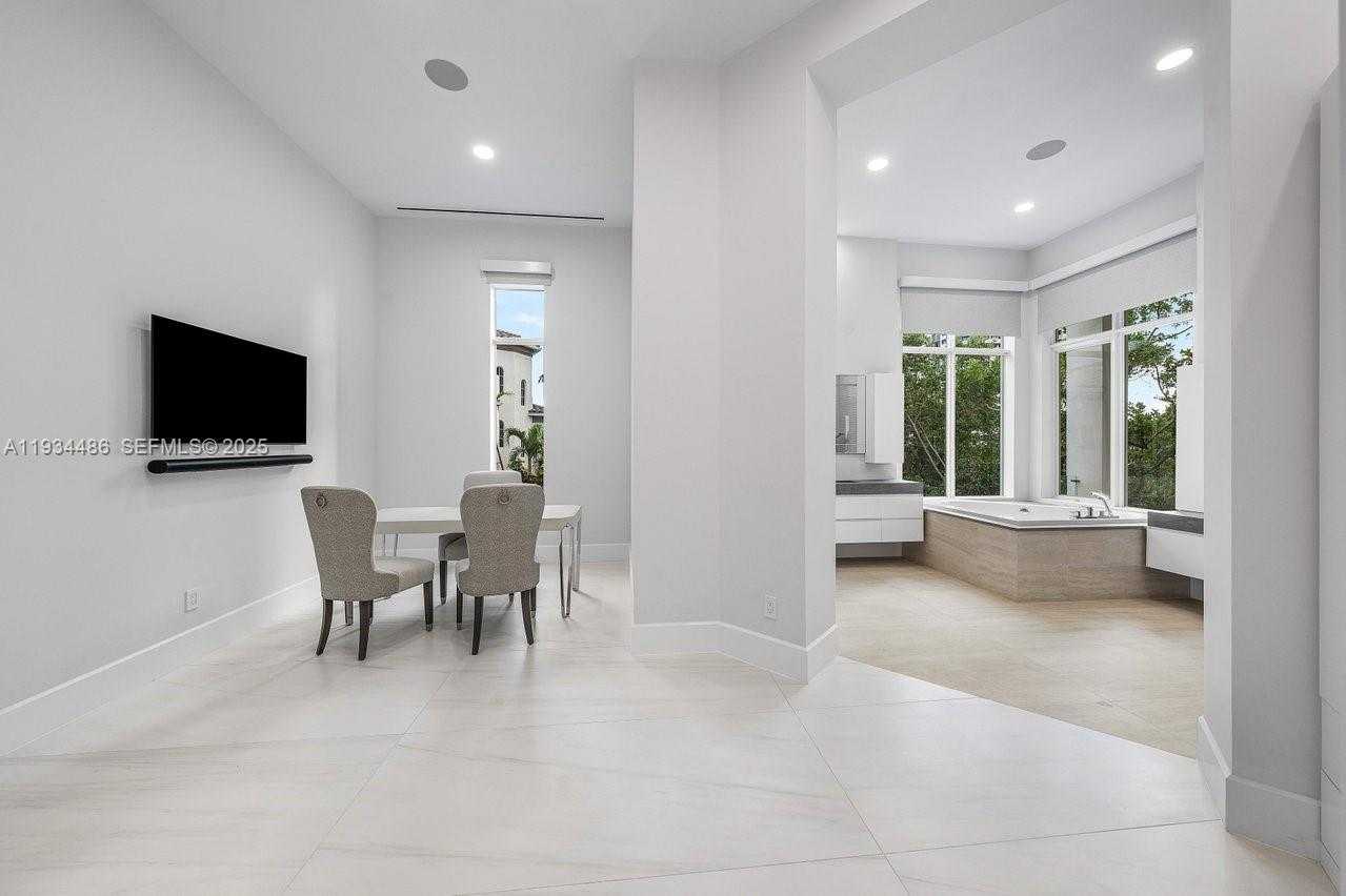 Small Image of 3912 ISLAND ESTATES DR, Aventura Number 40