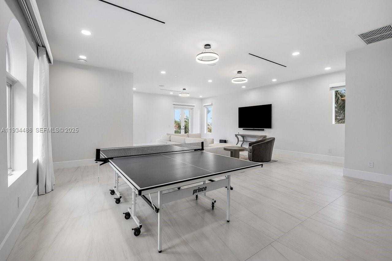 Small Image of 3912 ISLAND ESTATES DR, Aventura Number 53