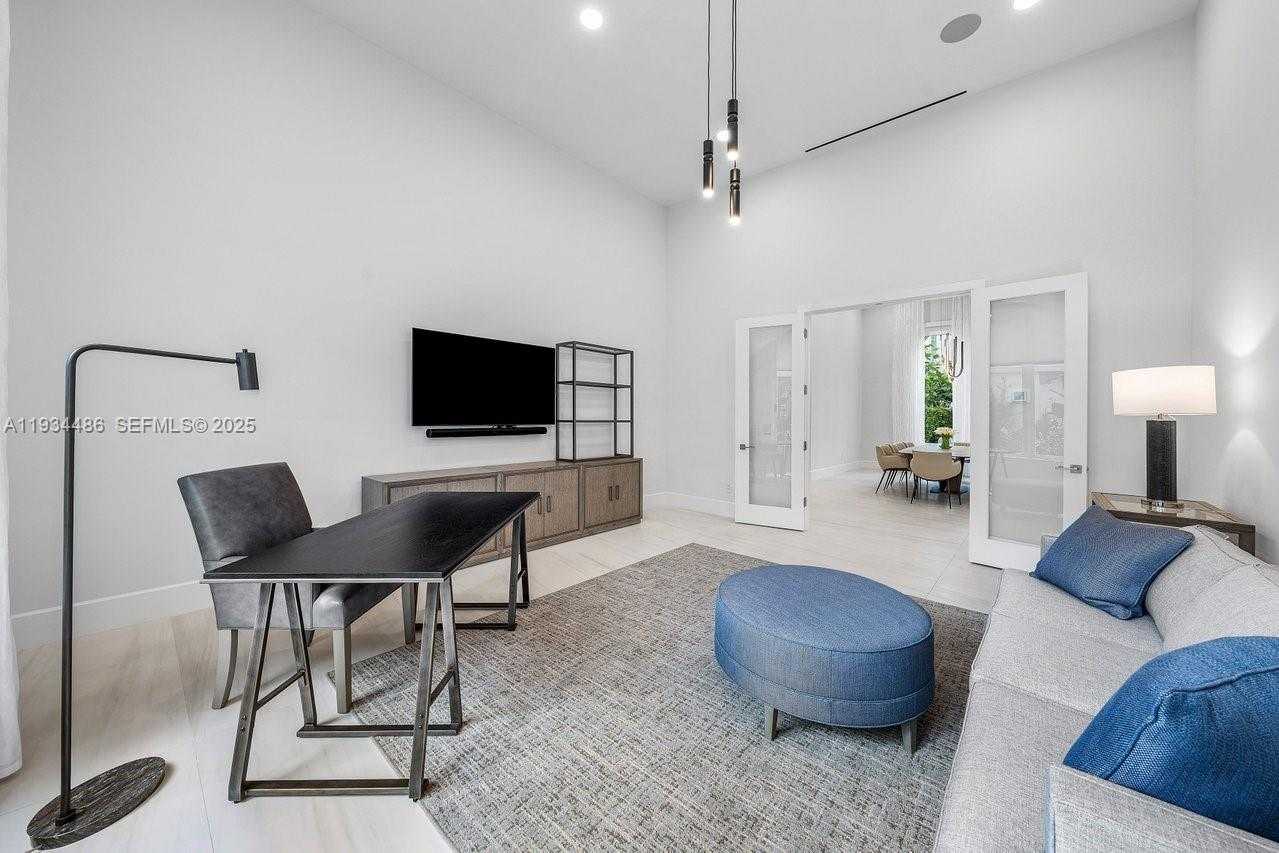 Small Image of 3912 ISLAND ESTATES DR, Aventura Number 7