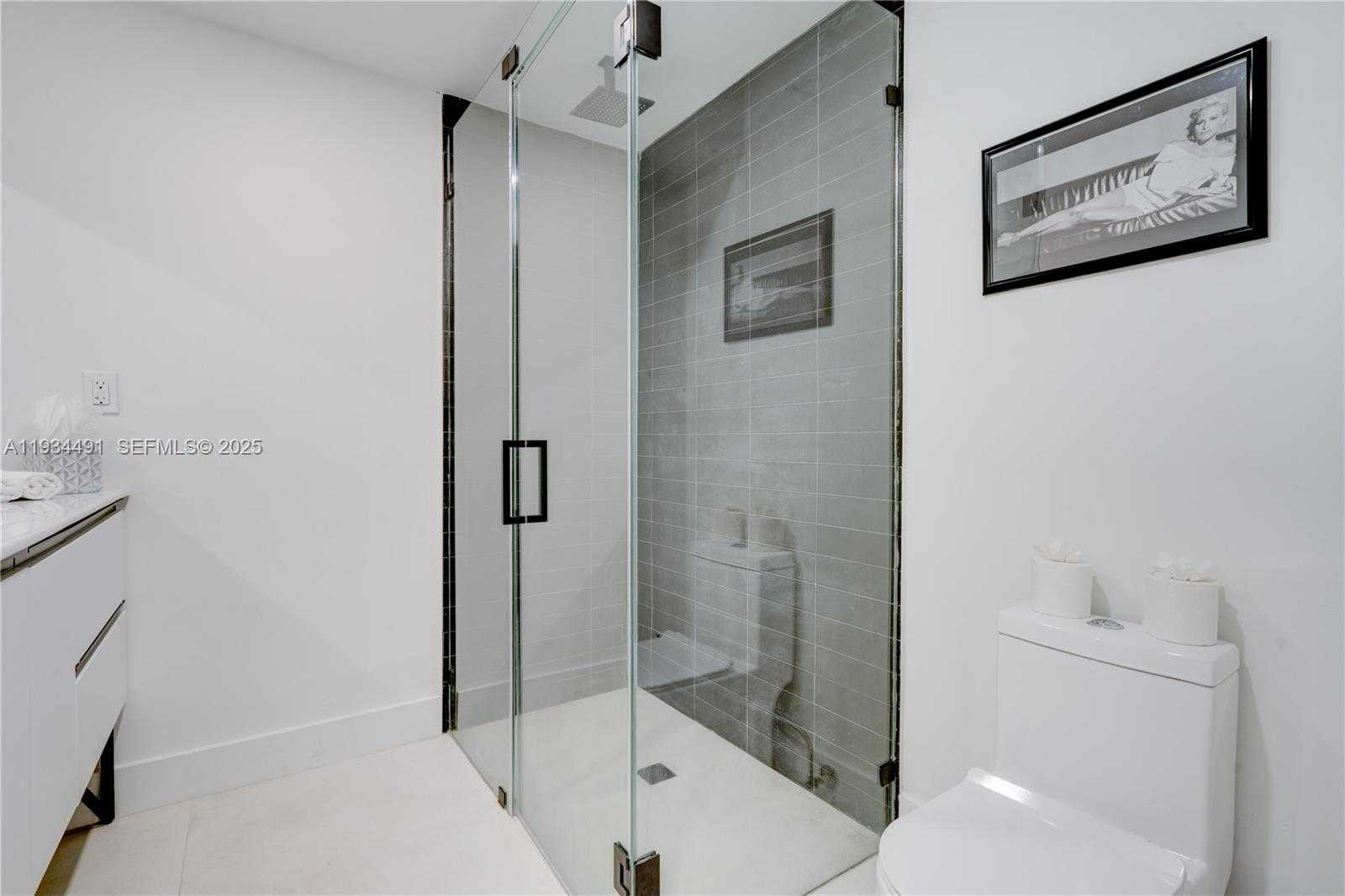 Small Image of 347 NORTH EAST 110TH ST, Miami Number 3