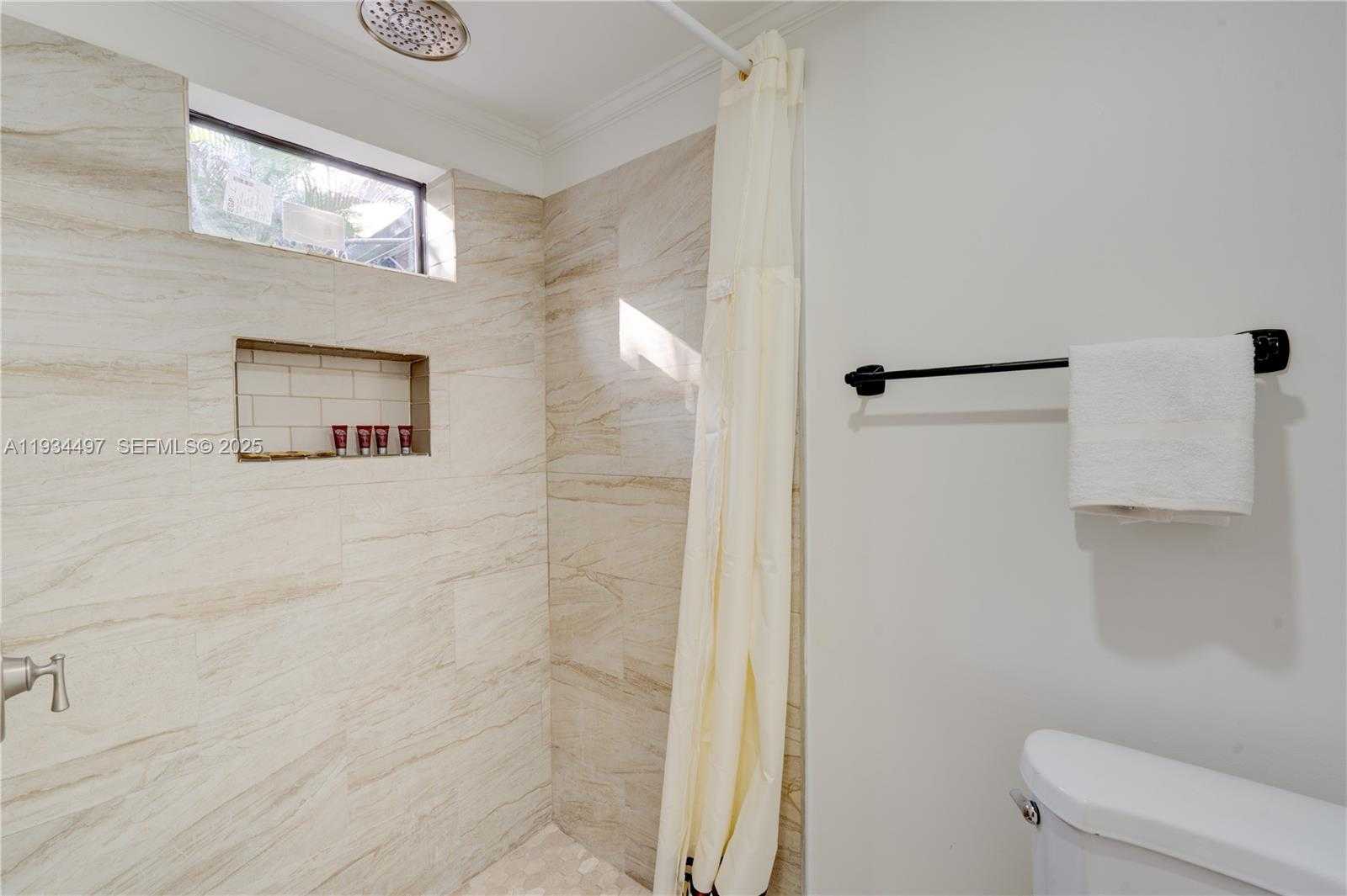 Small Image of 347 NORTH EAST 110TH ST, Miami Number 2