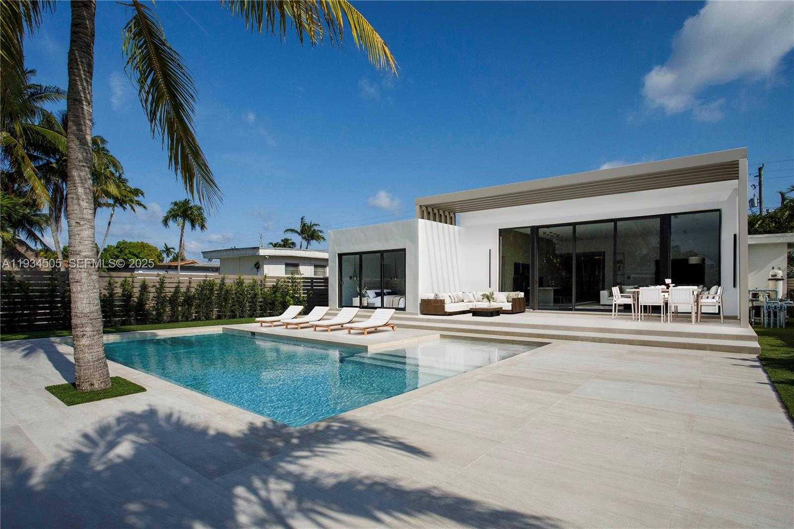 Small Image of 1661 DAYTONIA RD, Miami Beach Number 10