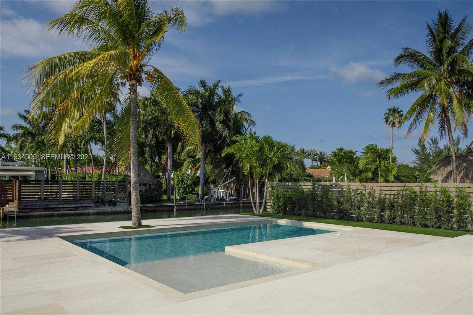 Small Image of 1661 DAYTONIA RD, Miami Beach Number 11