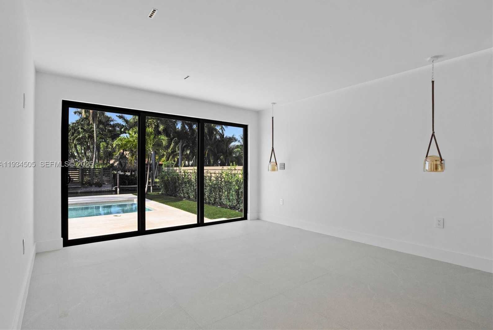 Small Image of 1661 DAYTONIA RD, Miami Beach Number 15