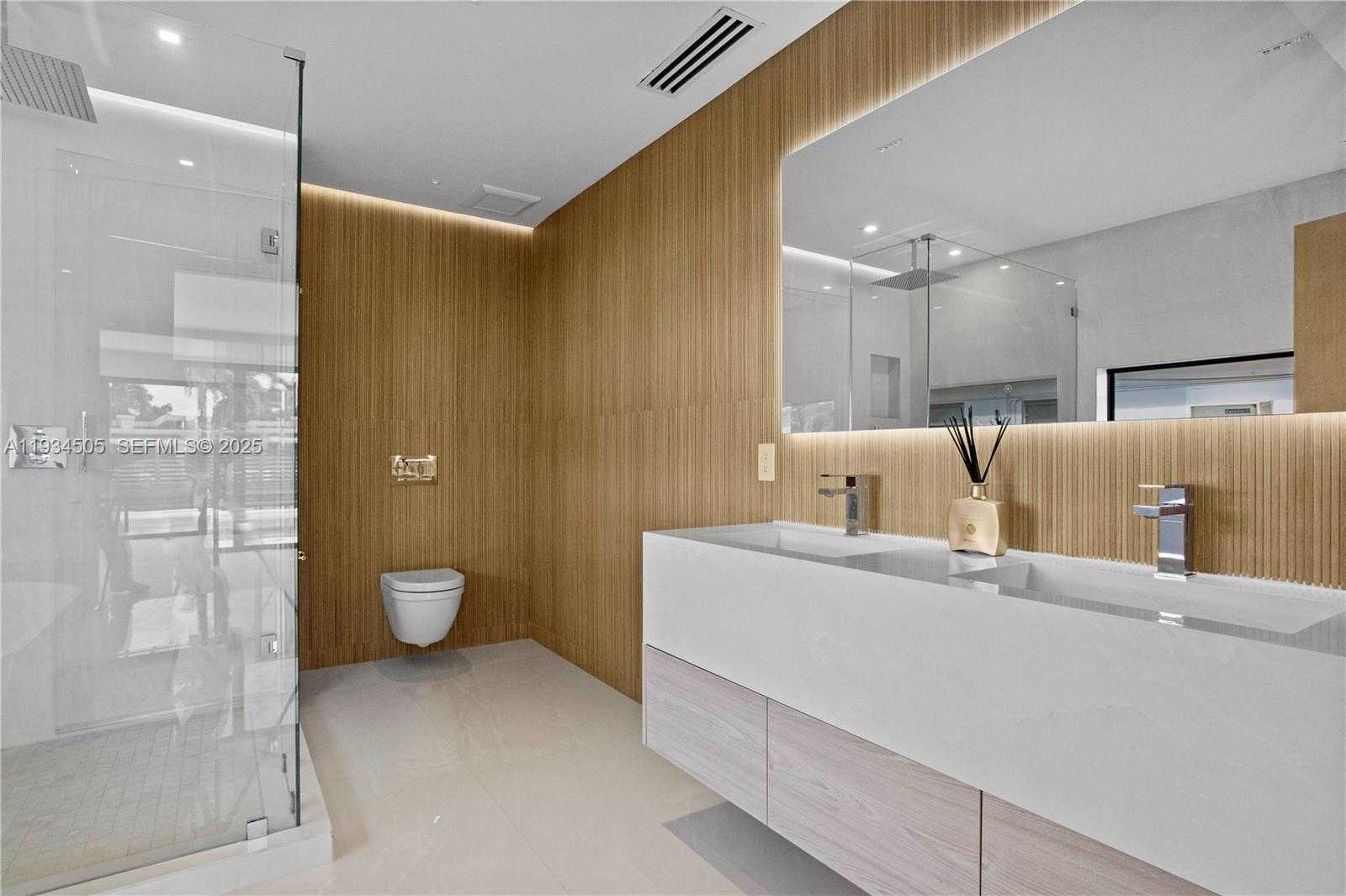 Small Image of 1661 DAYTONIA RD, Miami Beach Number 17