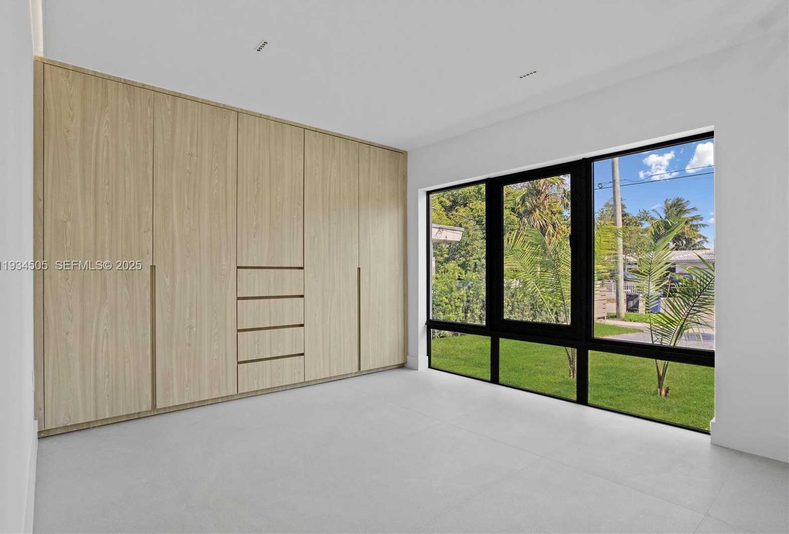 Small Image of 1661 DAYTONIA RD, Miami Beach Number 19