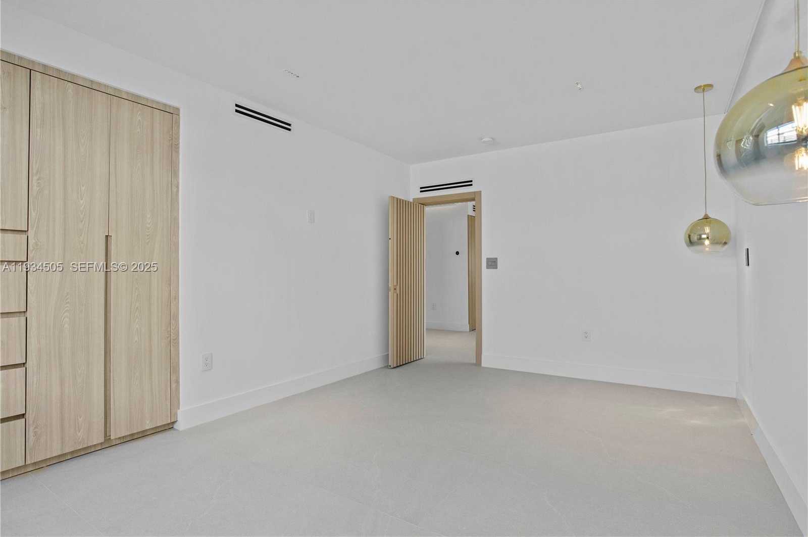 Small Image of 1661 DAYTONIA RD, Miami Beach Number 21