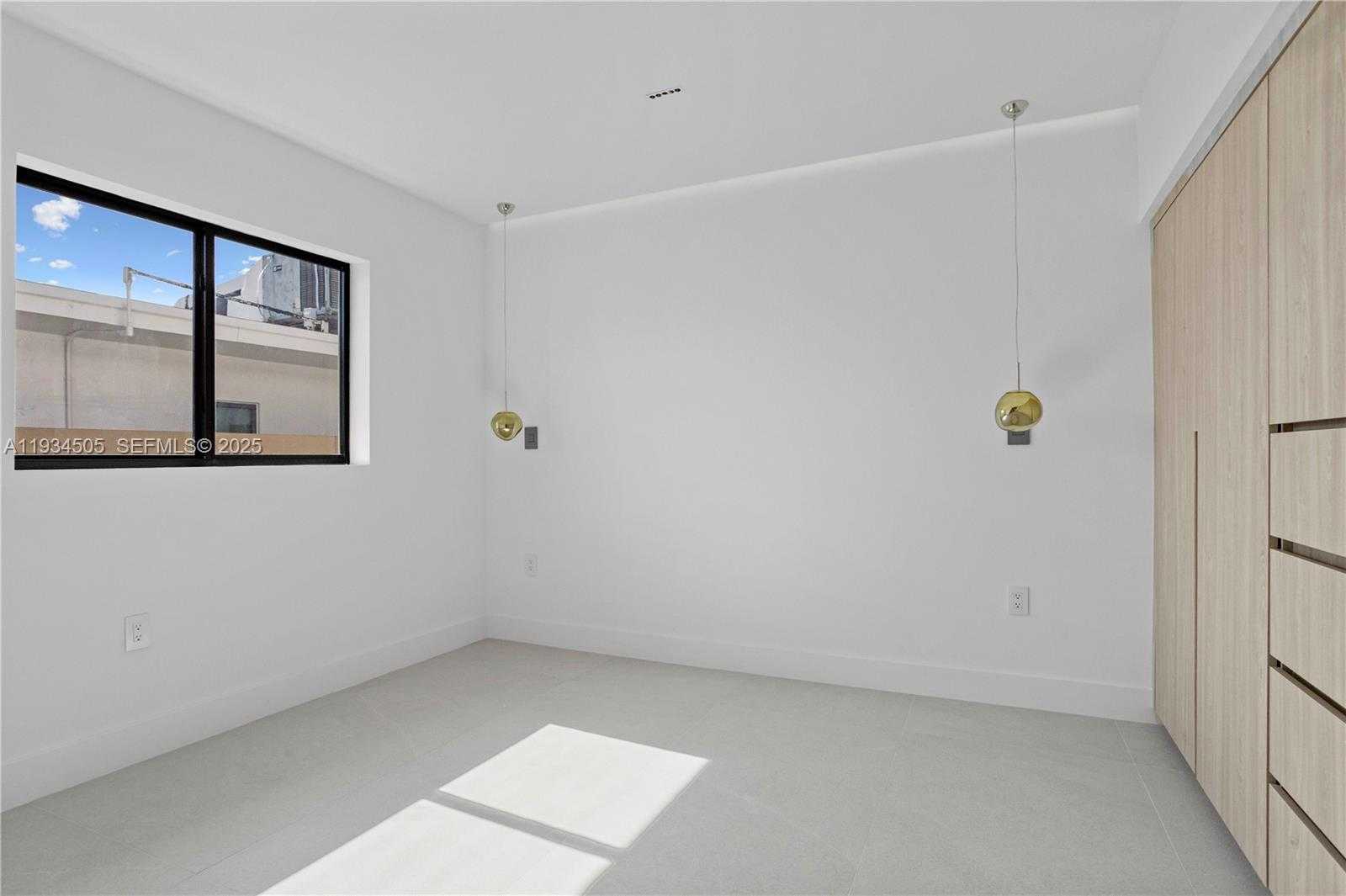 Small Image of 1661 DAYTONIA RD, Miami Beach Number 25