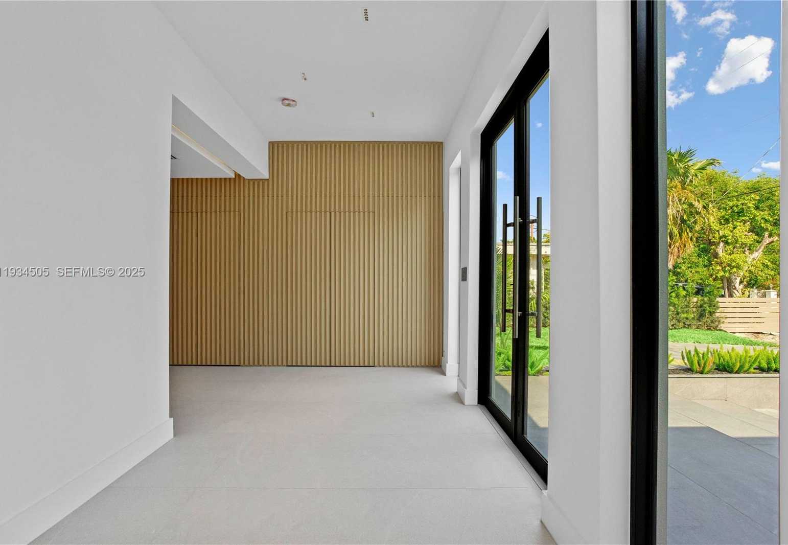 Small Image of 1661 DAYTONIA RD, Miami Beach Number 27