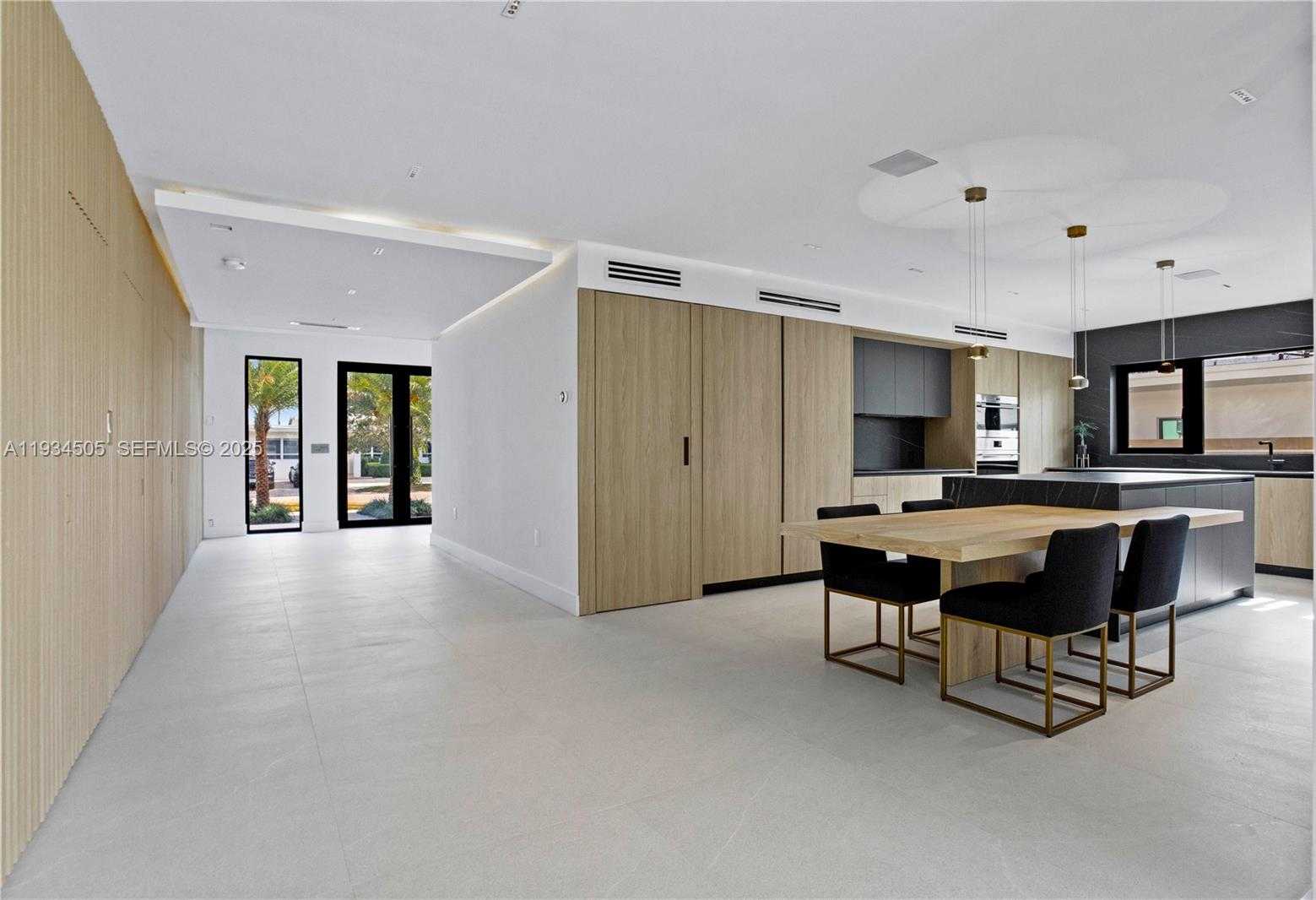 Small Image of 1661 DAYTONIA RD, Miami Beach Number 5